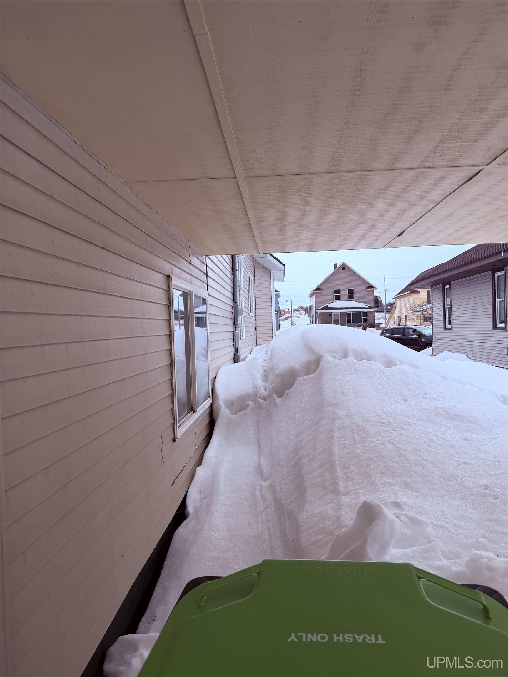 208 E Onota Street, Munising, MI, 49862