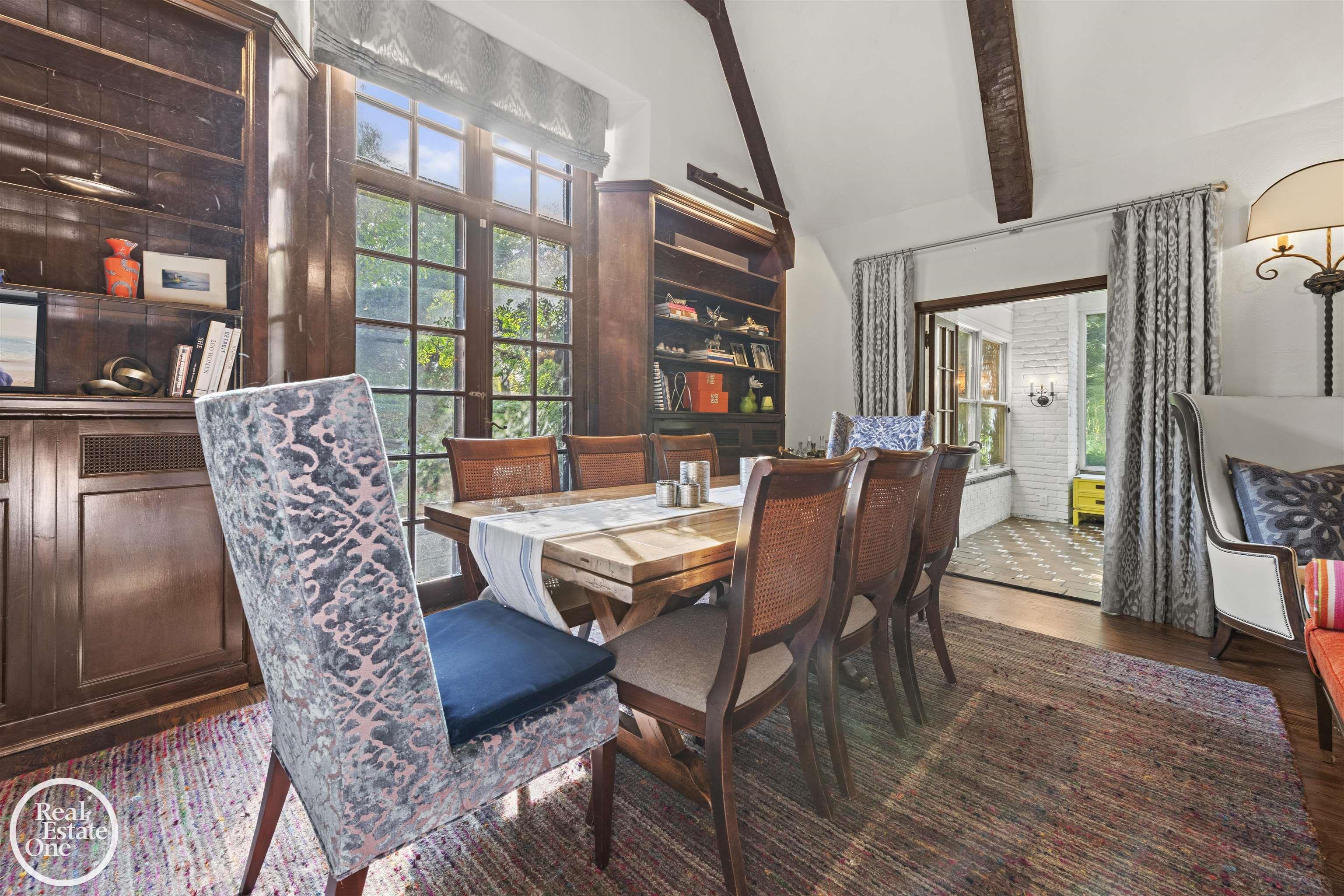 242 Lewiston Road, Grosse Pointe Farms, MI, 48236-3520