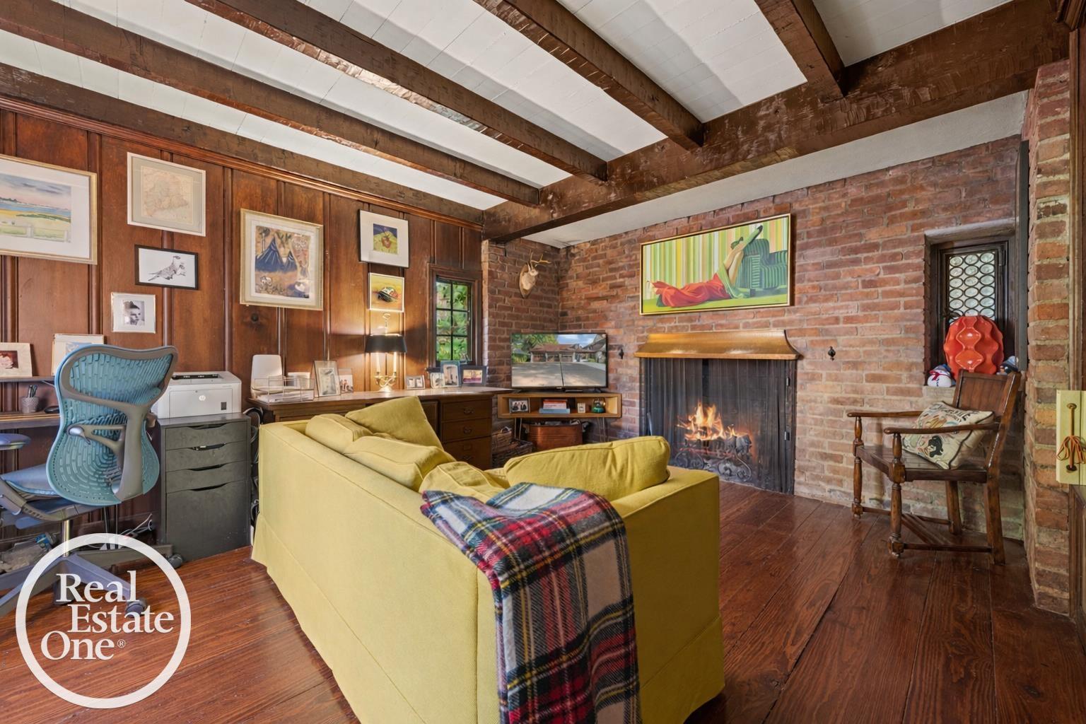 242 Lewiston Road, Grosse Pointe Farms, MI, 48236-3520