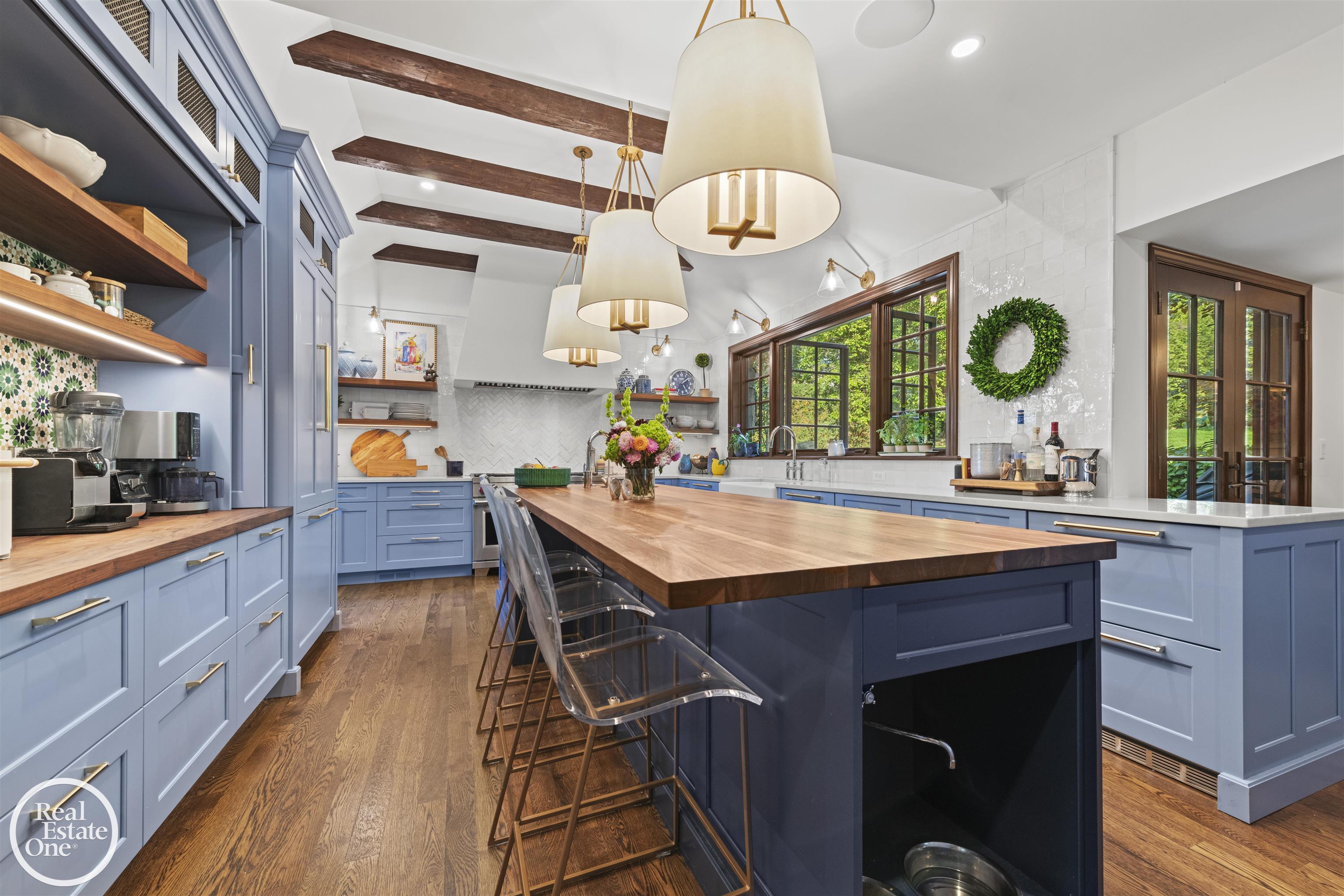 242 Lewiston Road, Grosse Pointe Farms, MI, 48236-3520