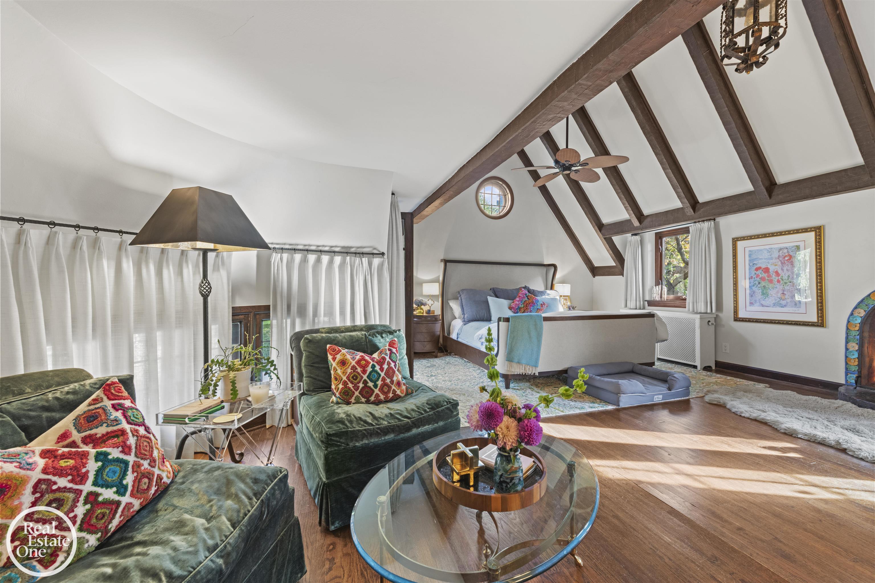 242 Lewiston Road, Grosse Pointe Farms, MI, 48236-3520