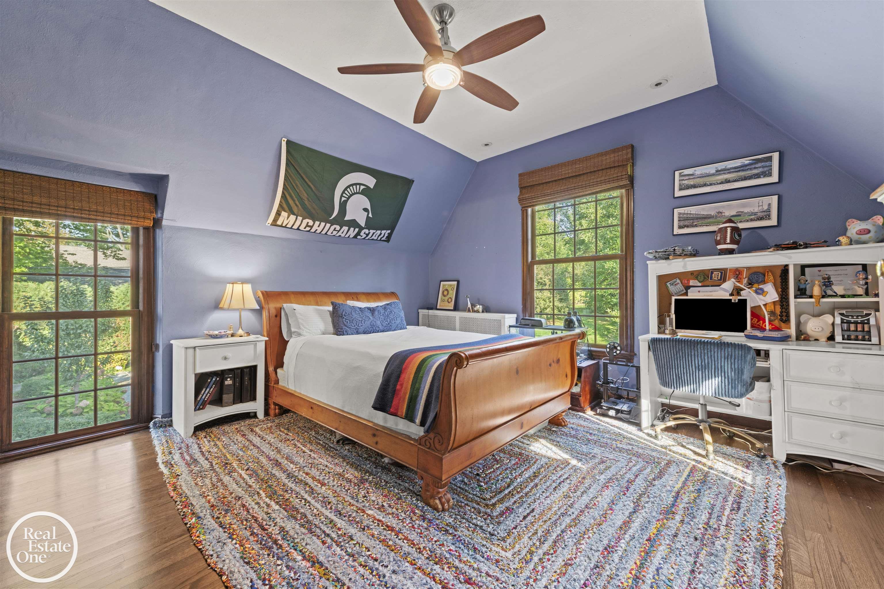 242 Lewiston Road, Grosse Pointe Farms, MI, 48236-3520