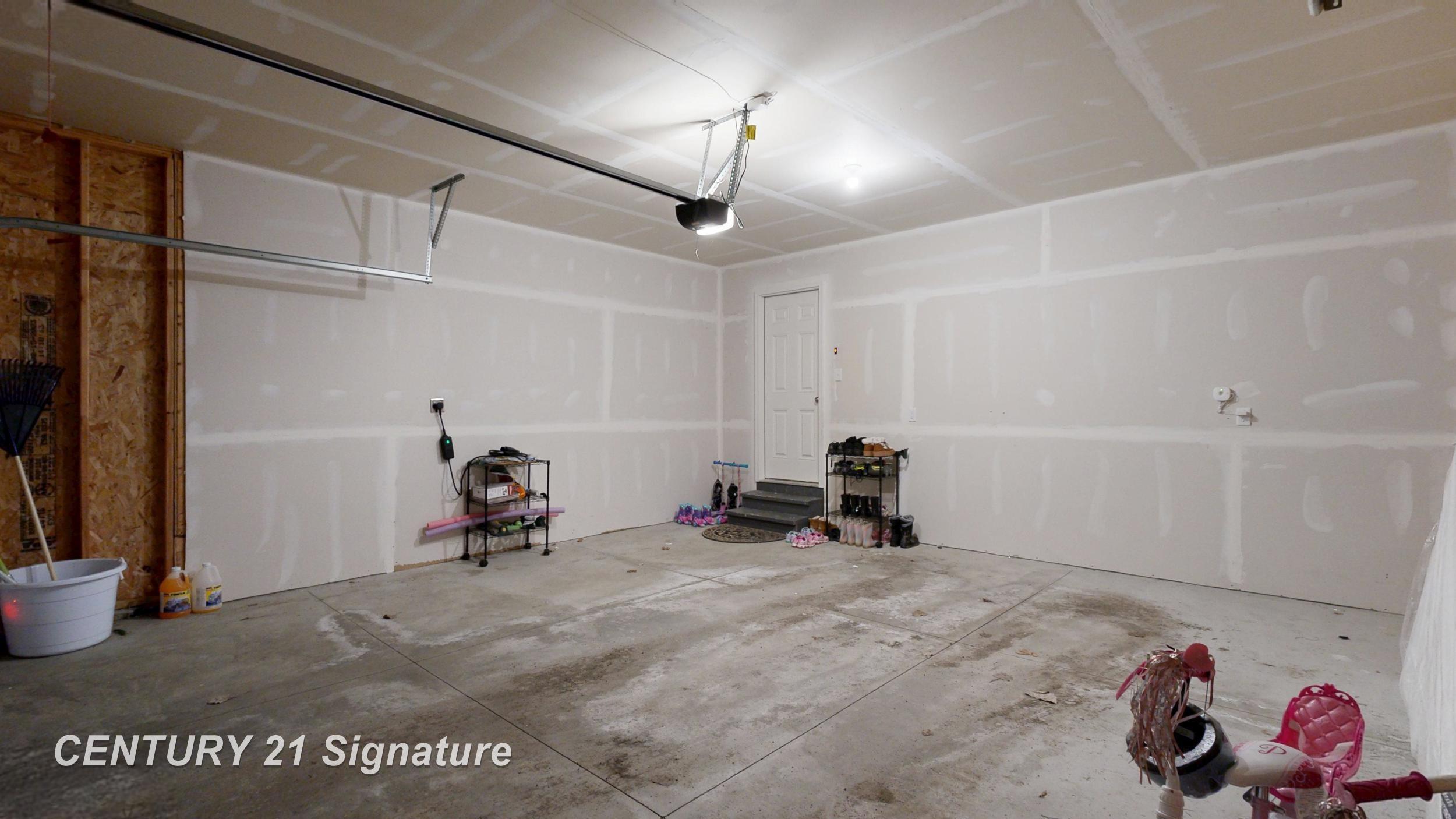 2294 Legacy Drive, Burton, MI, 48519