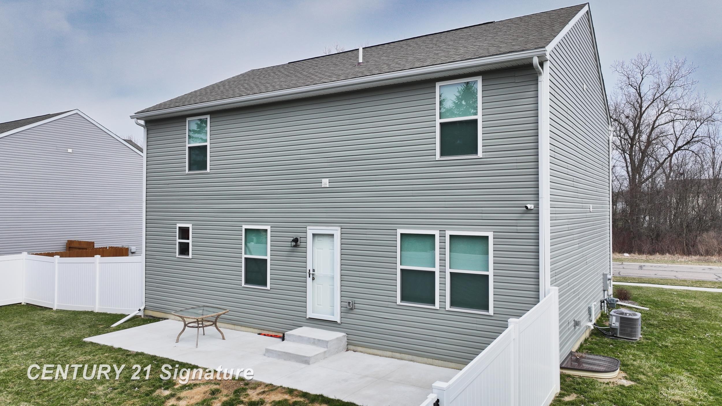 2294 Legacy Drive, Burton, MI, 48519