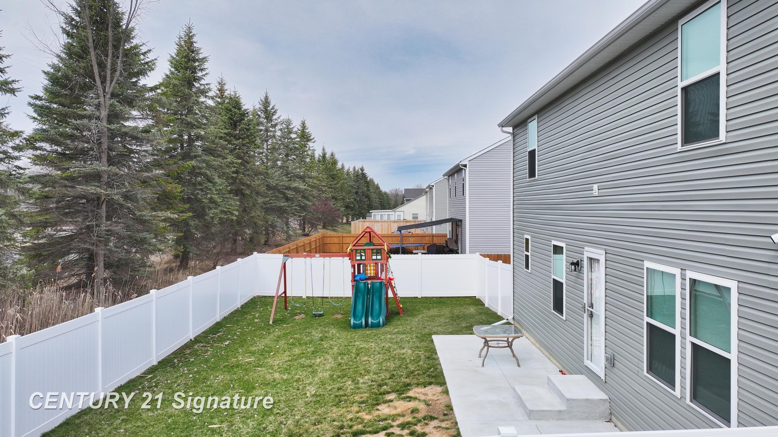 2294 Legacy Drive, Burton, MI, 48519