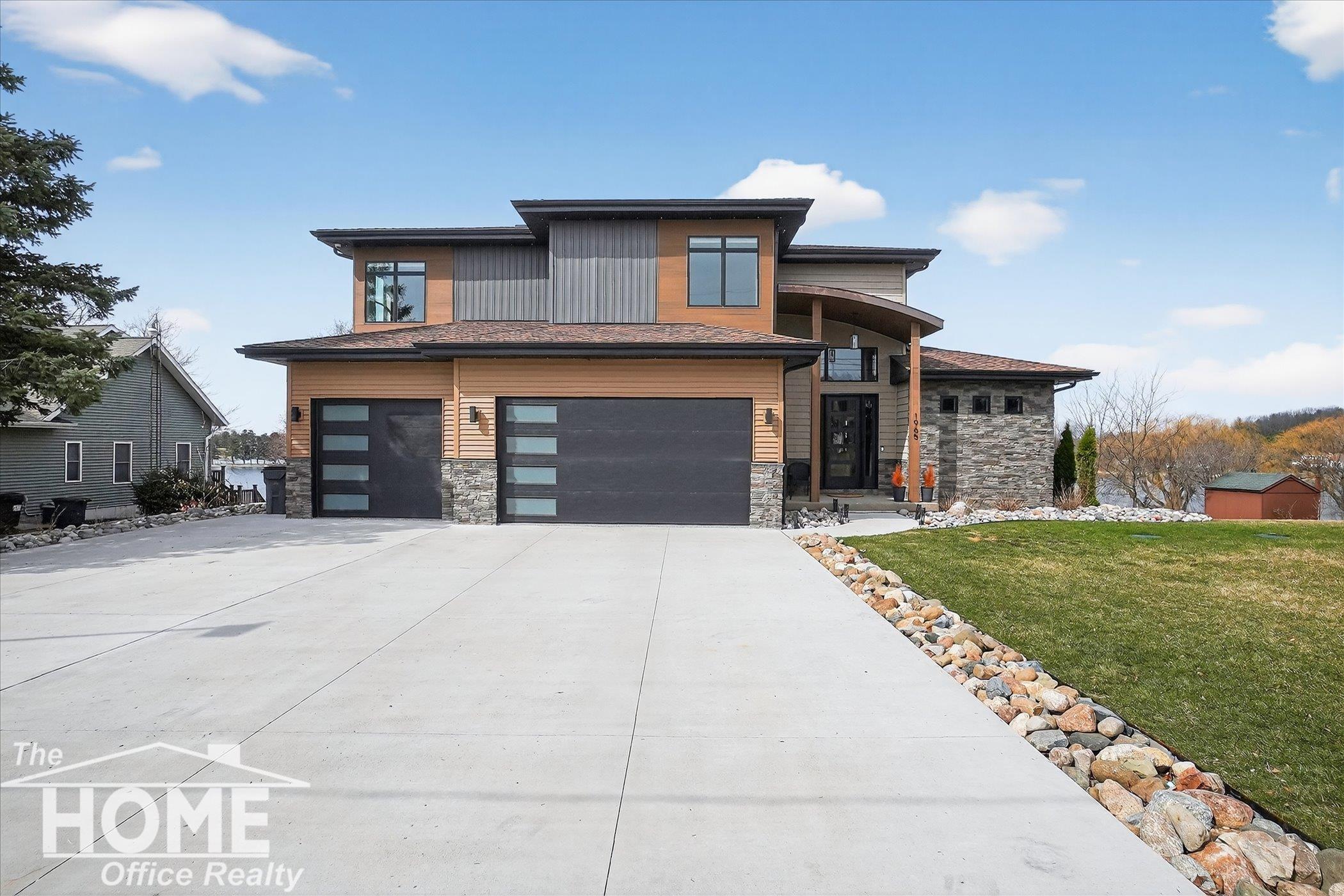 1965 W Manitou Drive, Owosso, MI, 48867