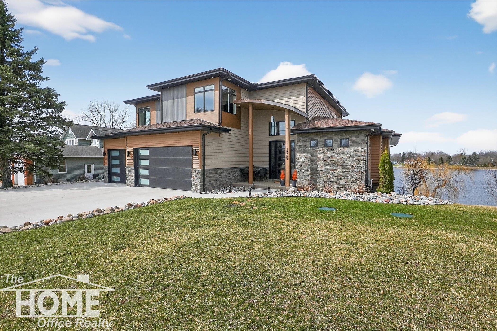 1965 W Manitou Drive, Owosso, MI, 48867