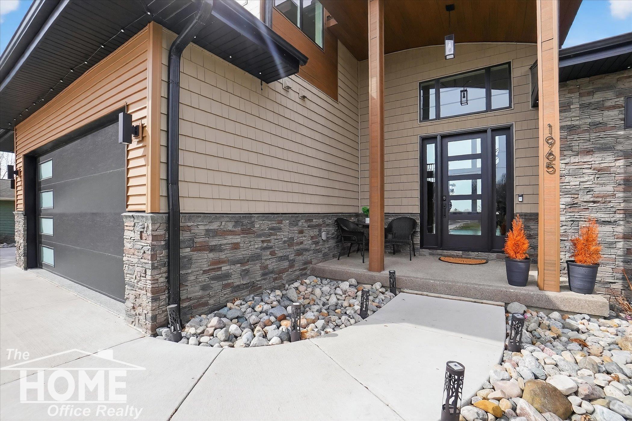 1965 W Manitou Drive, Owosso, MI, 48867