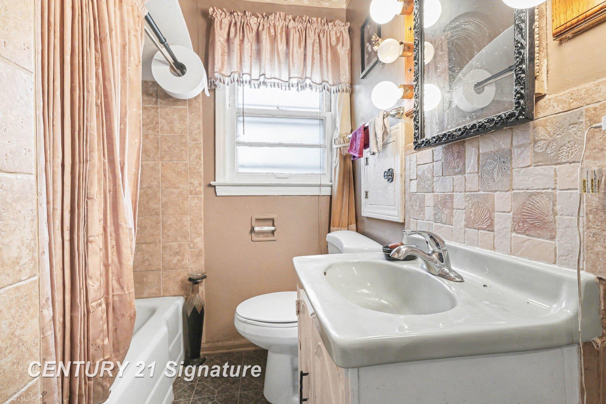 3111 Rust Avenue, Saginaw, MI, 48601