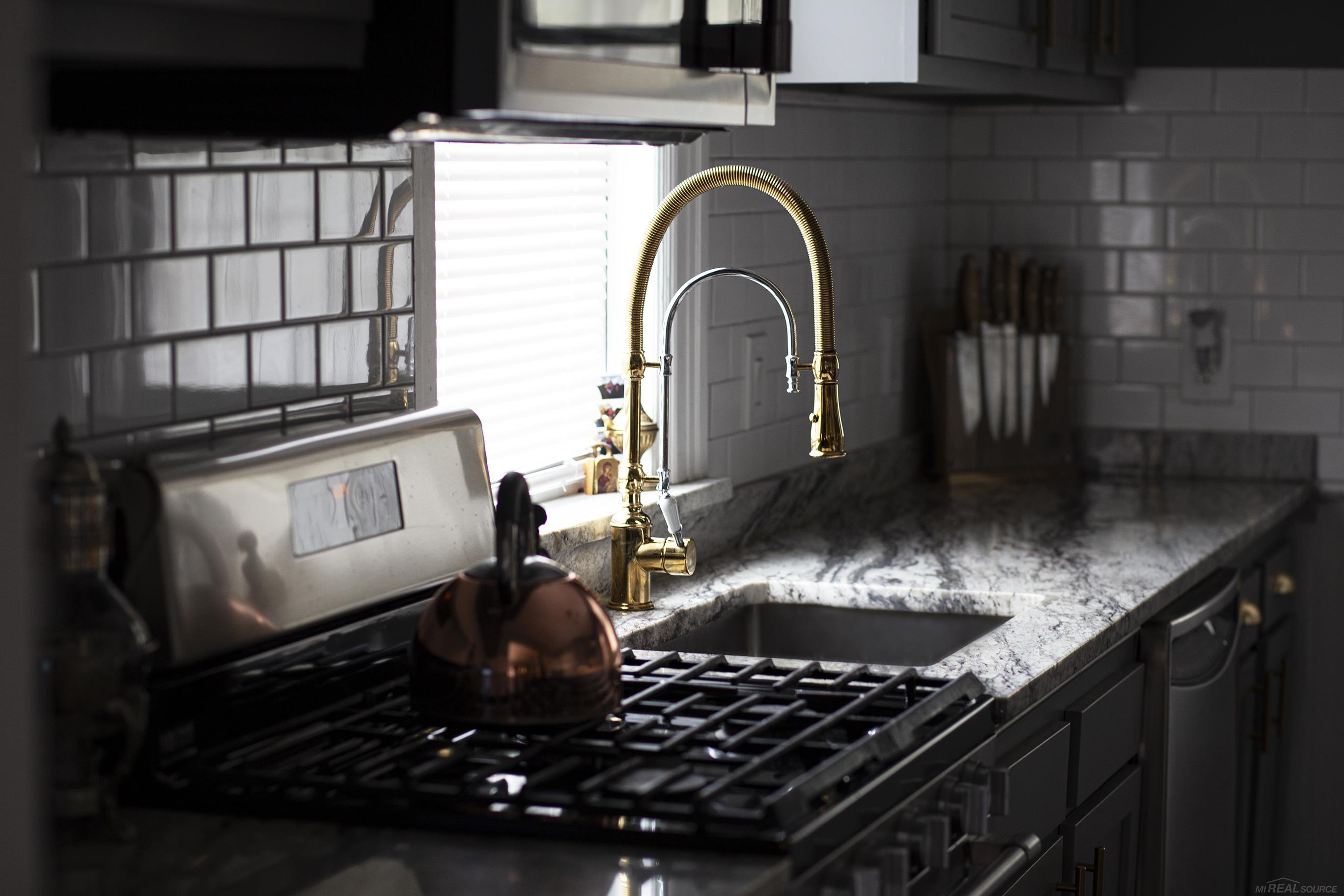 45207 Cass Avenue, Utica, MI, 48317