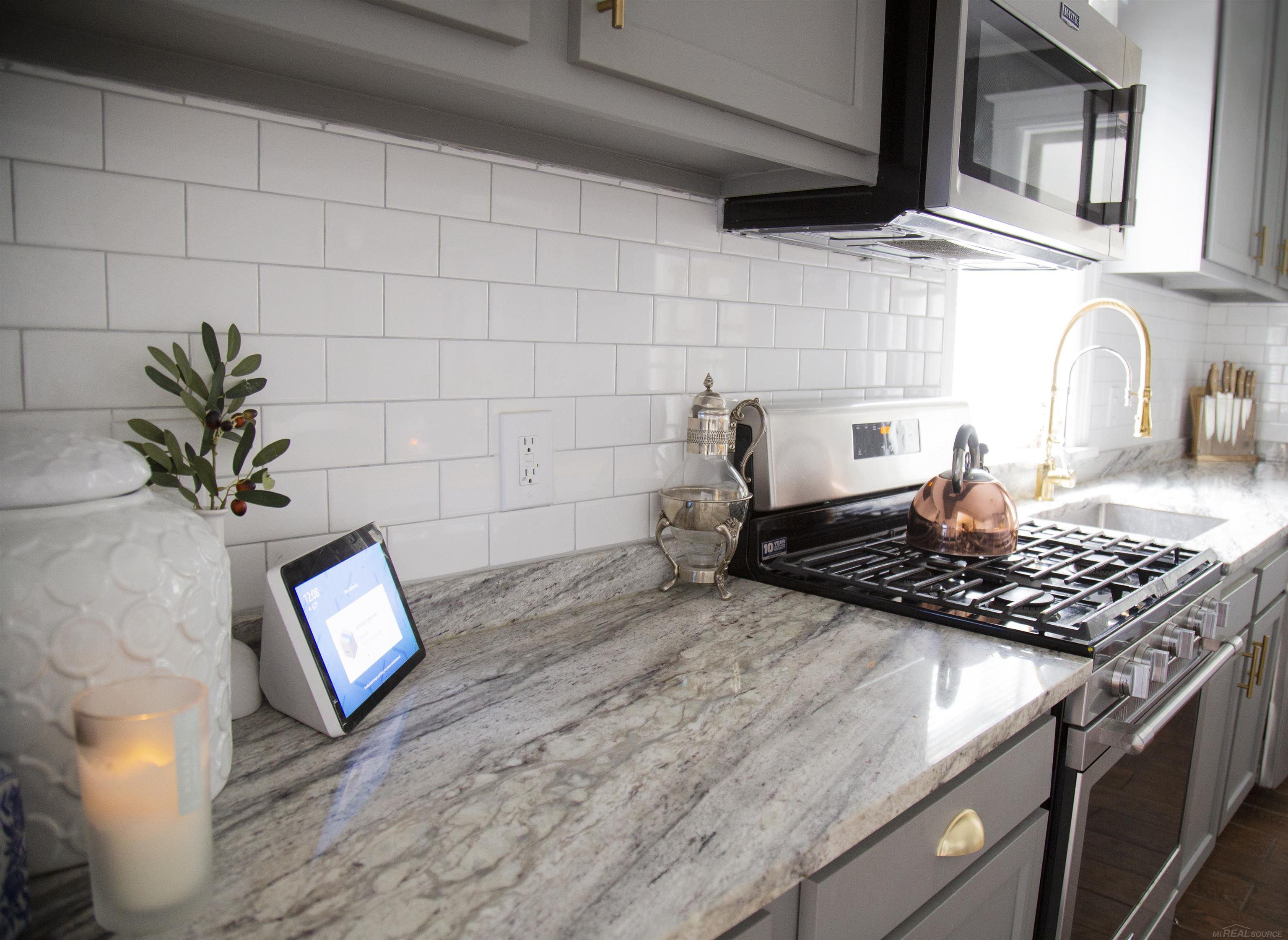 45207 Cass Avenue, Utica, MI, 48317