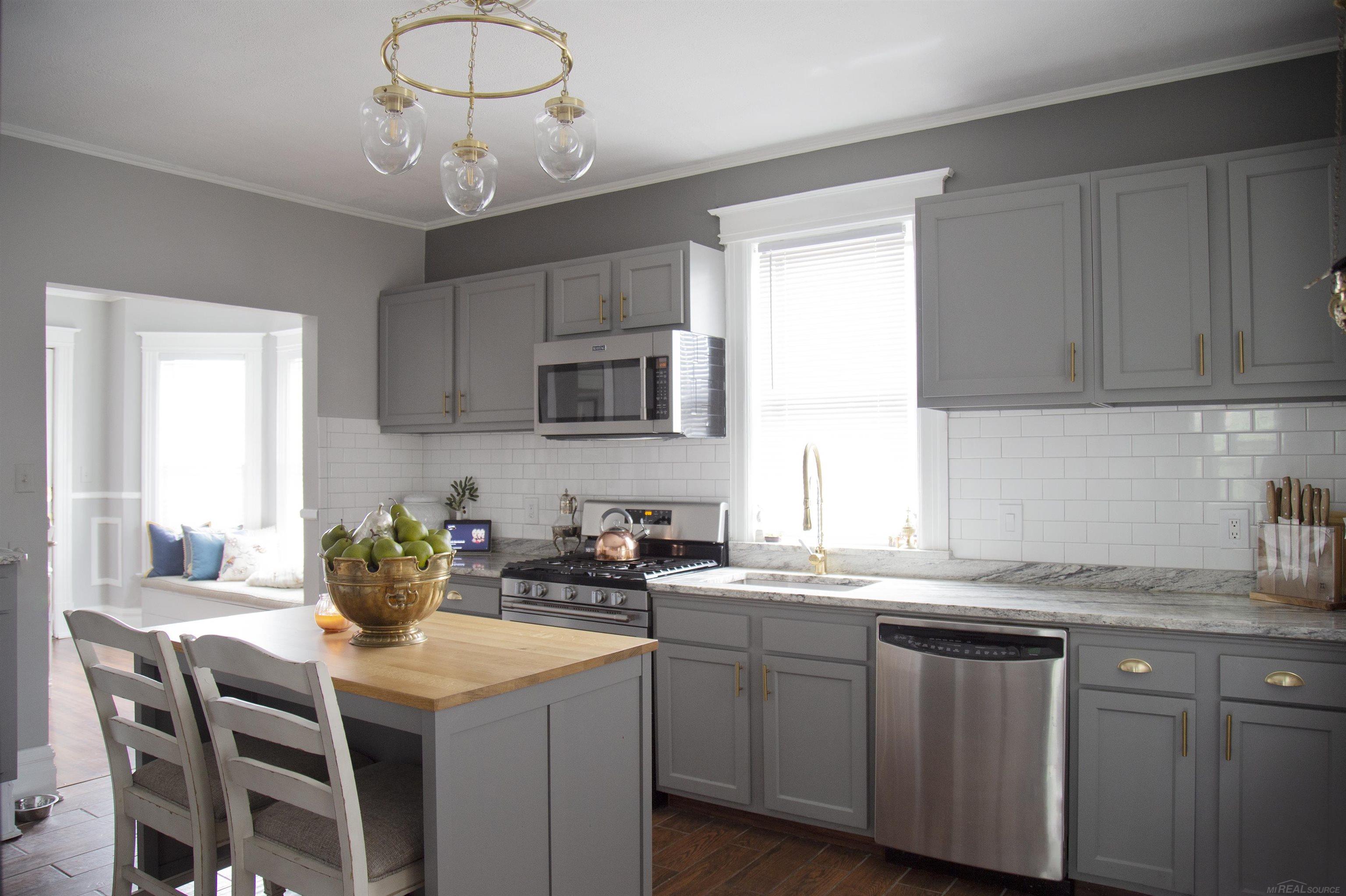 45207 Cass Avenue, Utica, MI, 48317