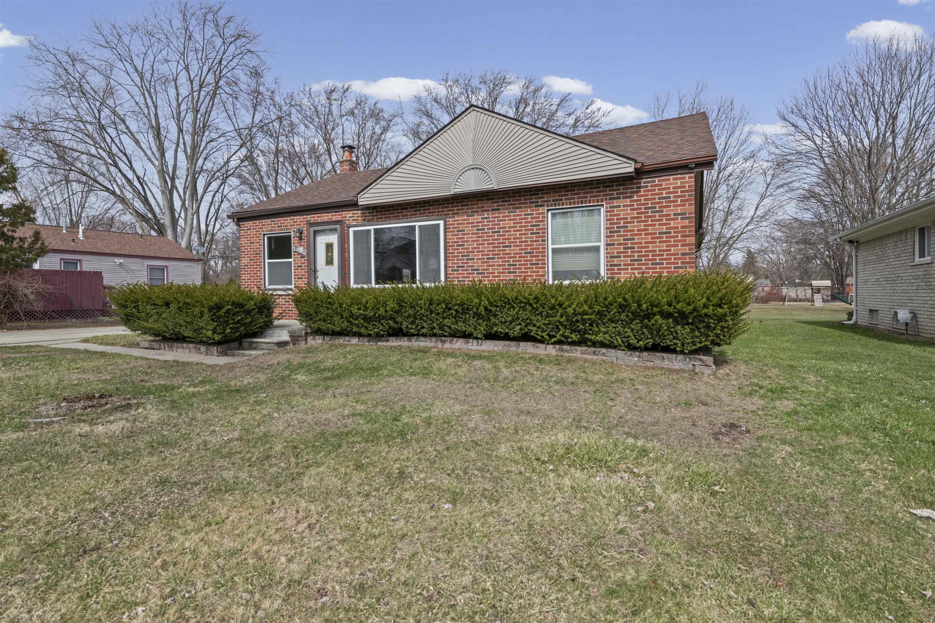 26595 Hickler Lane, Harrison Twp, MI, 48045