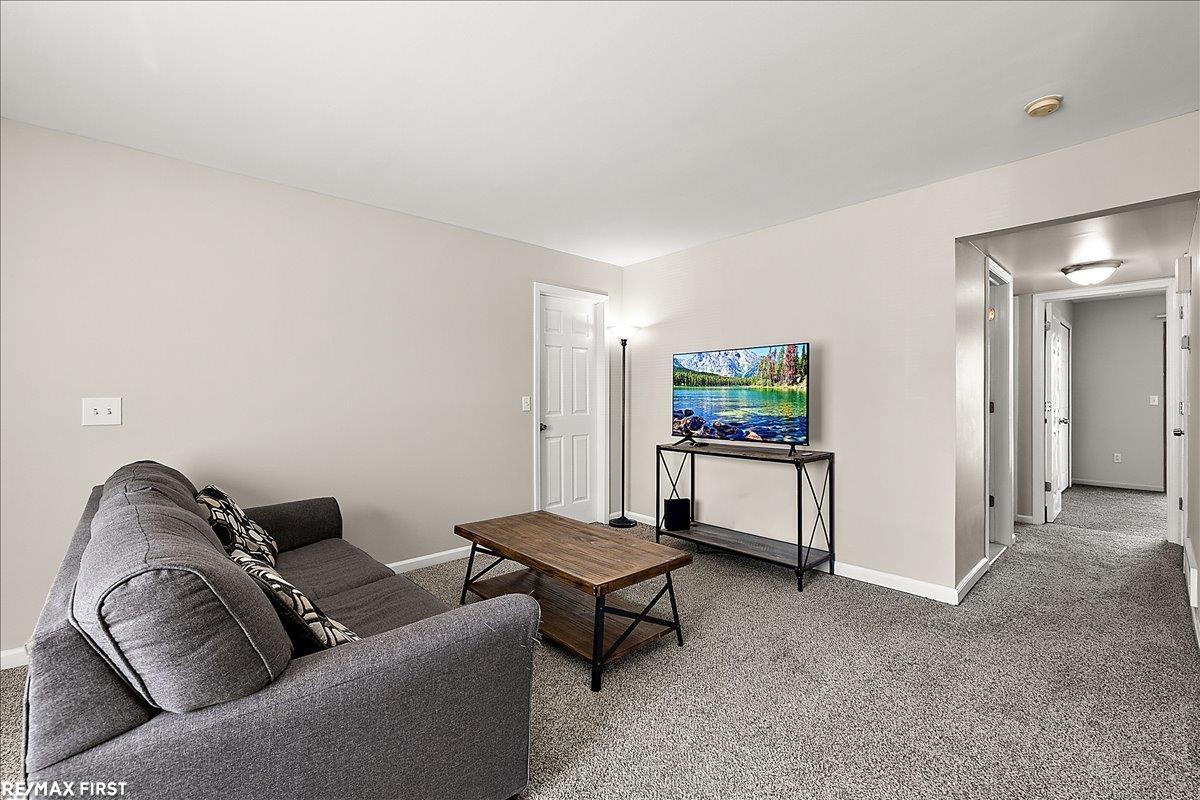 17445 Utica Oaks Lane, Roseville, MI, 48066