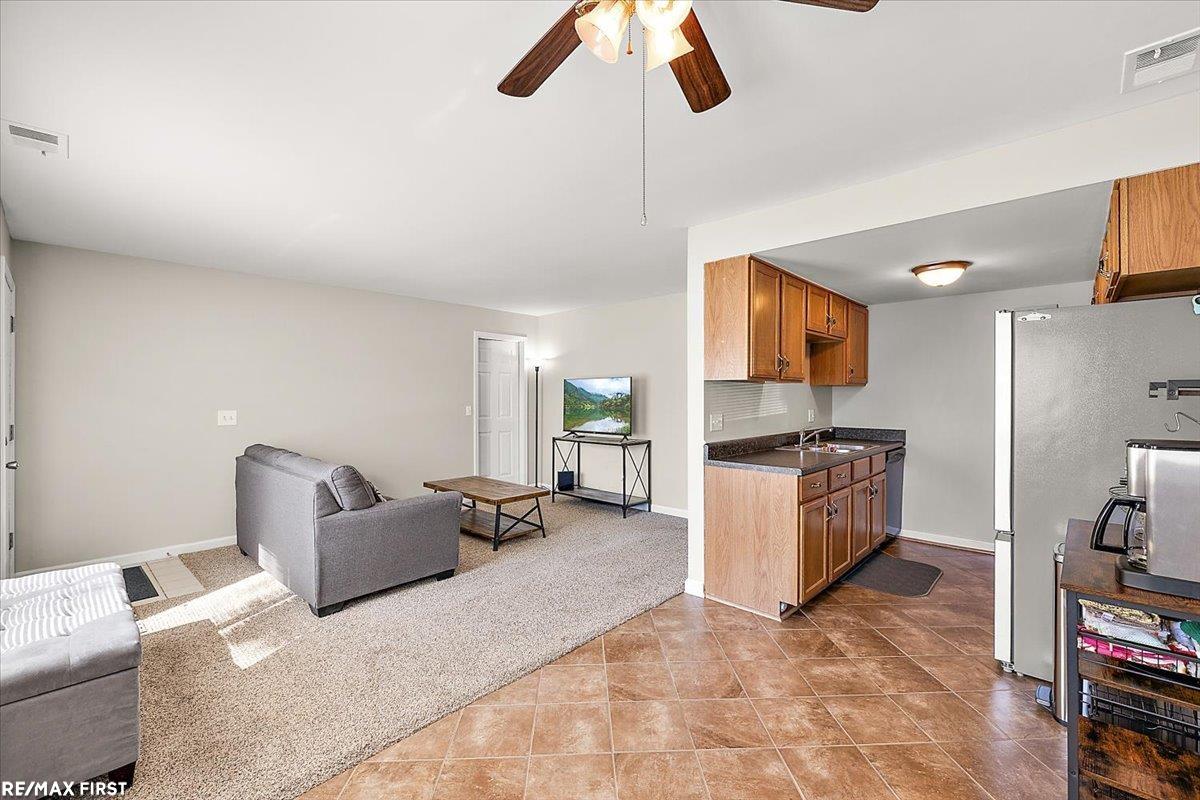 17445 Utica Oaks Lane, Roseville, MI, 48066