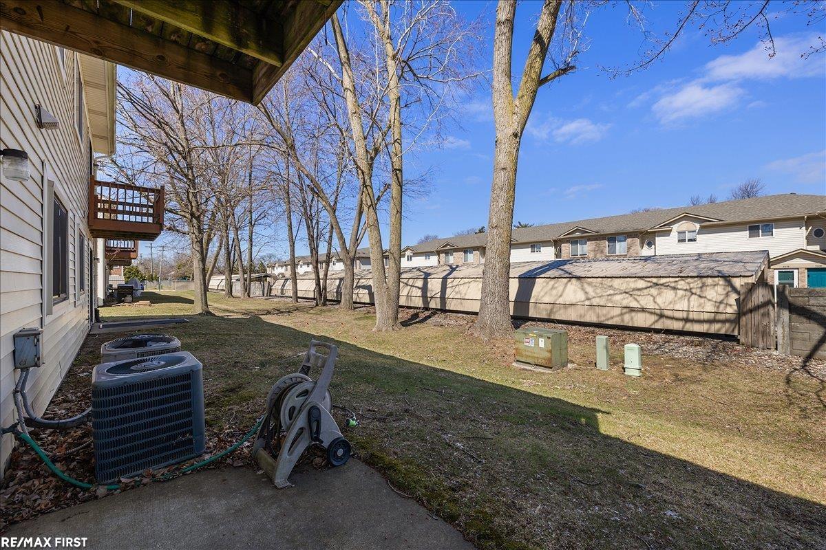 17445 Utica Oaks Lane, Roseville, MI, 48066