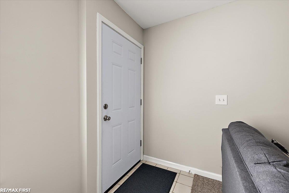 17445 Utica Oaks Lane, Roseville, MI, 48066