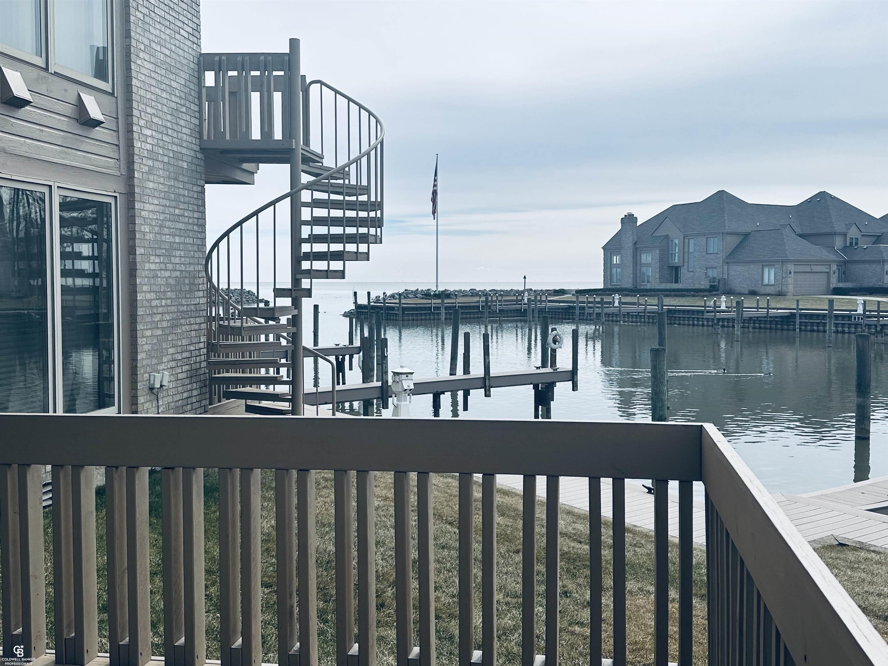 26301 Harbour Pointe Dr N Drive, Harrison Twp, MI, 48045-3298