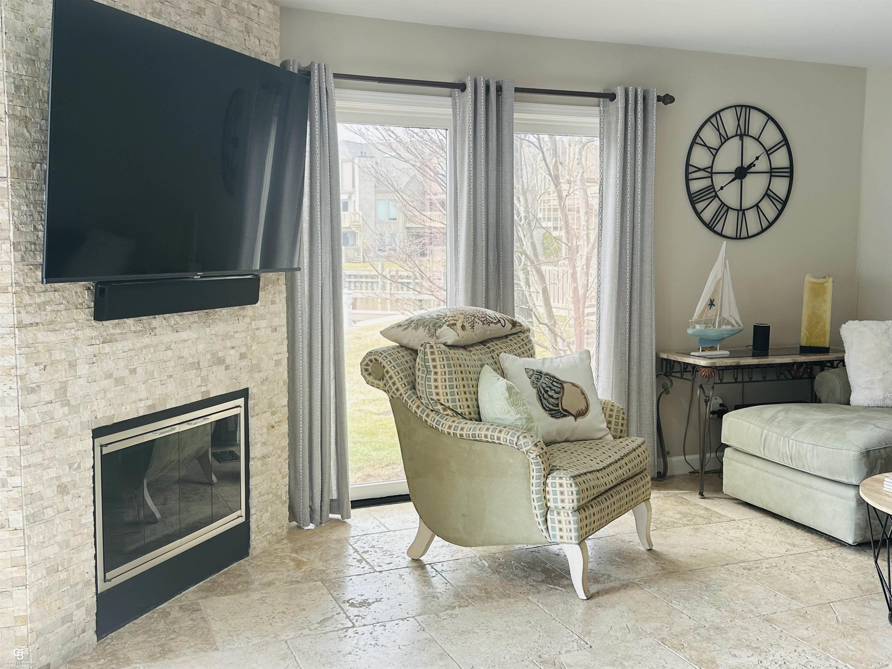 26301 Harbour Pointe Dr N Drive, Harrison Twp, MI, 48045-3298