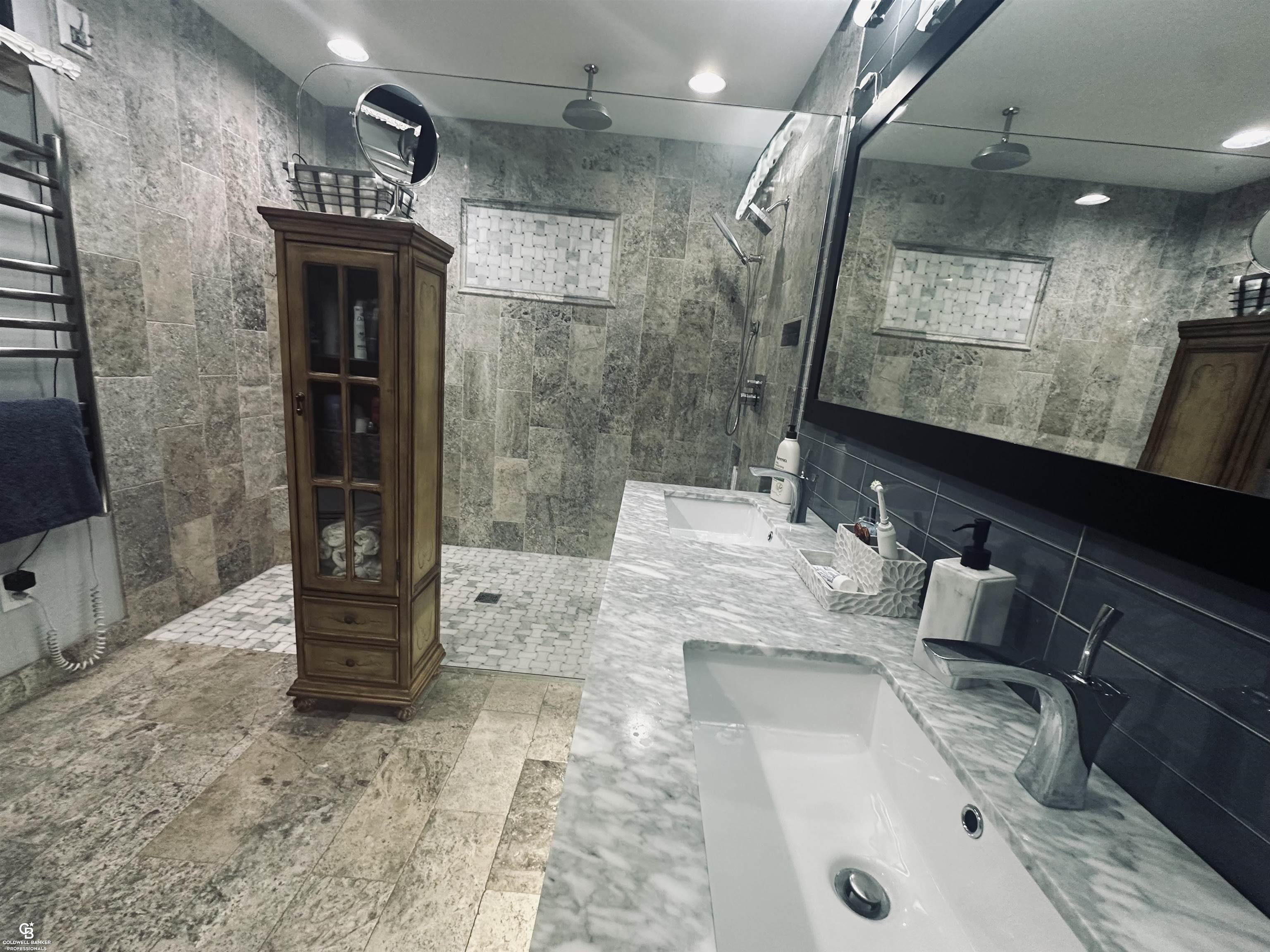 26301 Harbour Pointe Dr N Drive, Harrison Twp, MI, 48045-3298