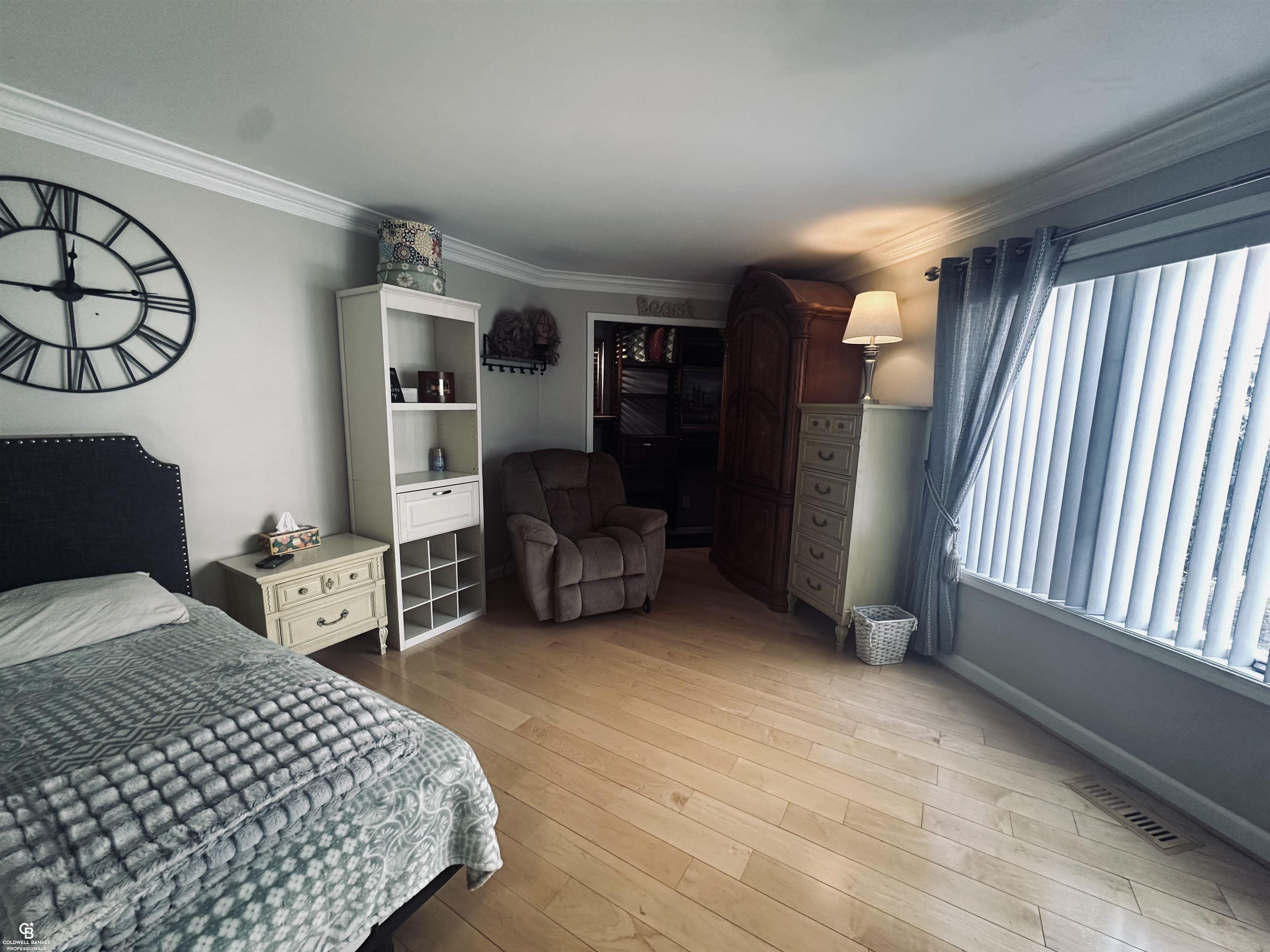 26301 Harbour Pointe Dr N Drive, Harrison Twp, MI, 48045-3298