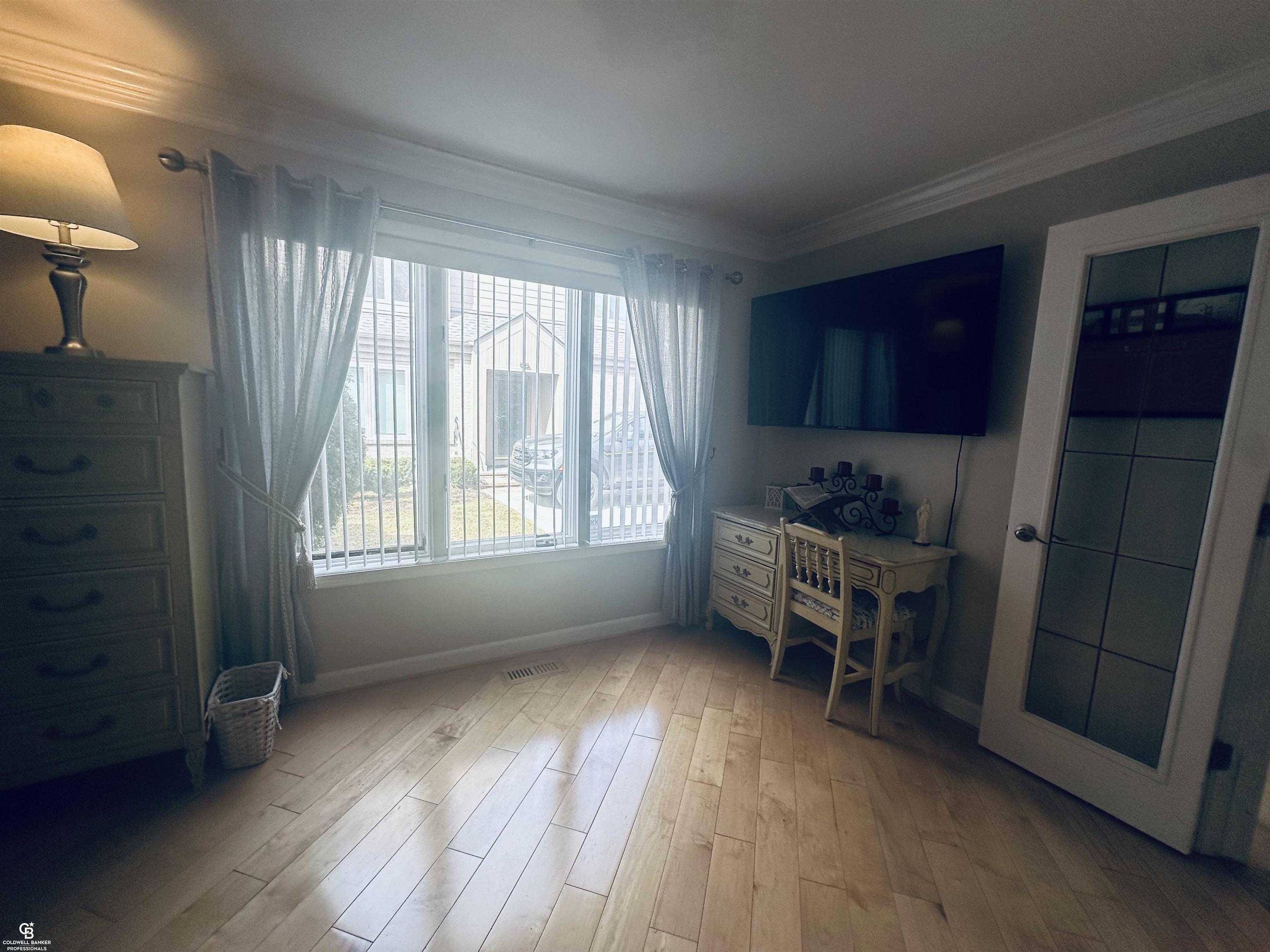 26301 Harbour Pointe Dr N Drive, Harrison Twp, MI, 48045-3298