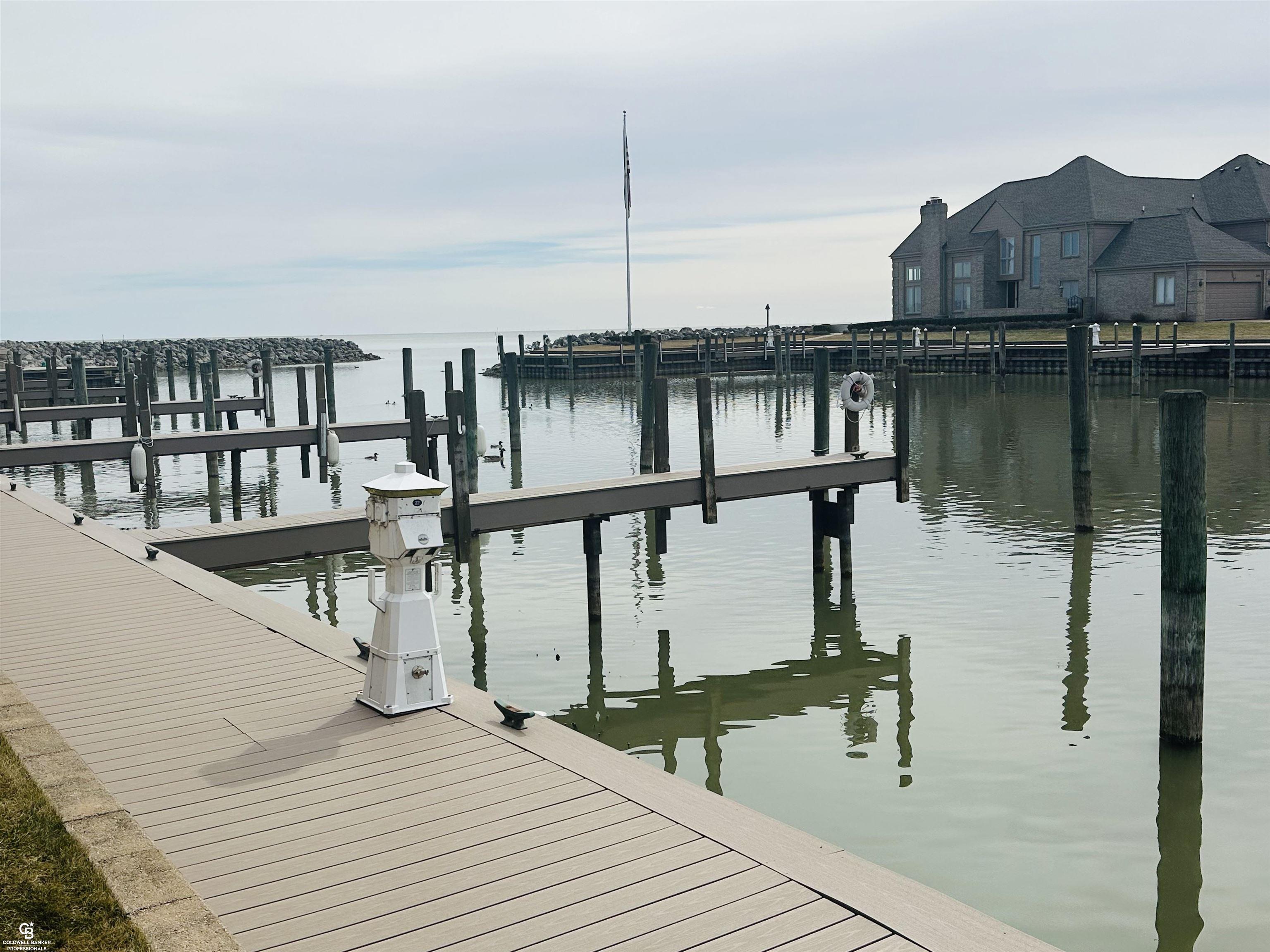 26301 Harbour Pointe Dr N Drive, Harrison Twp, MI, 48045-3298