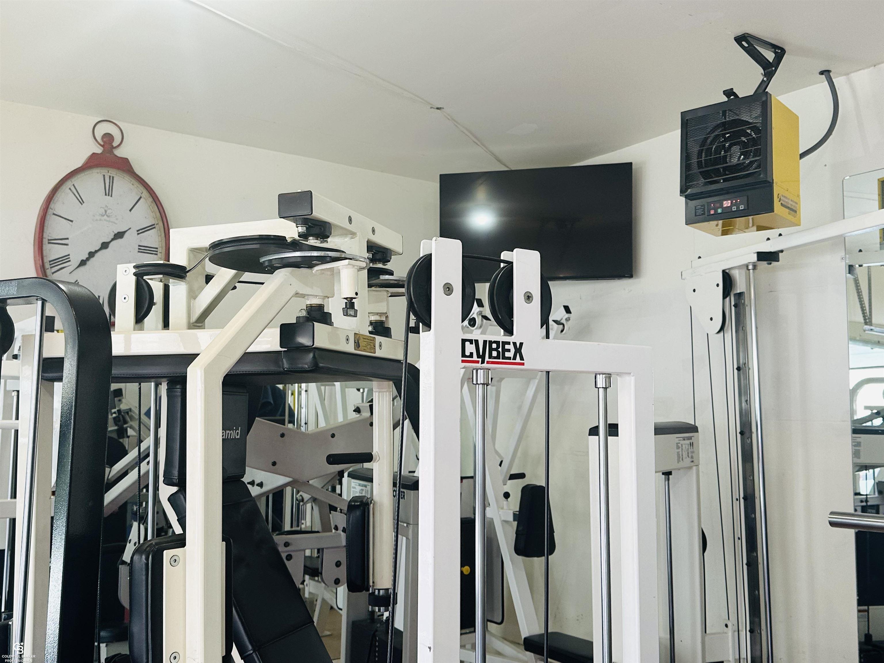 26301 Harbour Pointe Dr N Drive, Harrison Twp, MI, 48045-3298