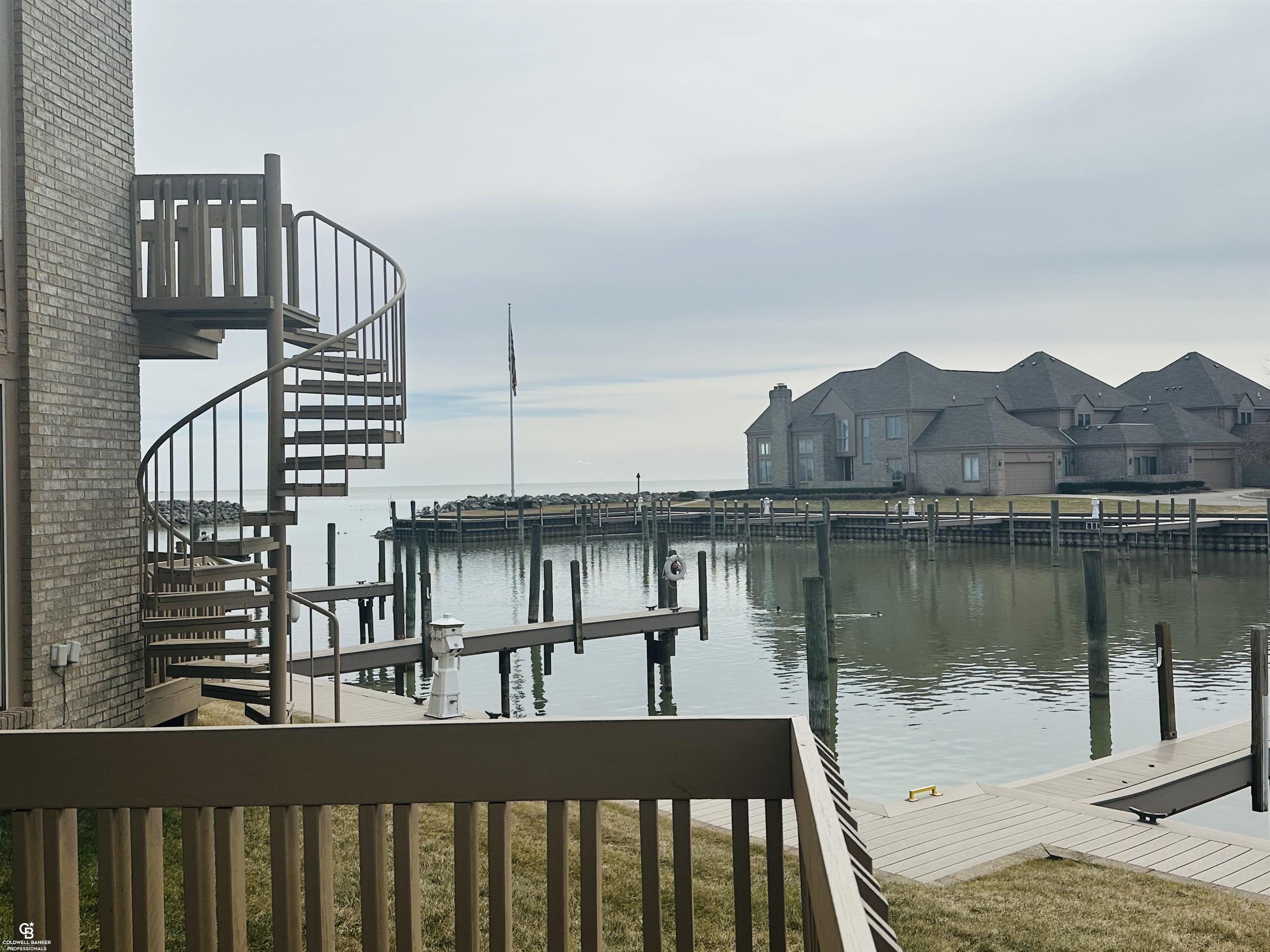 26301 Harbour Pointe Dr N Drive, Harrison Twp, MI, 48045-3298