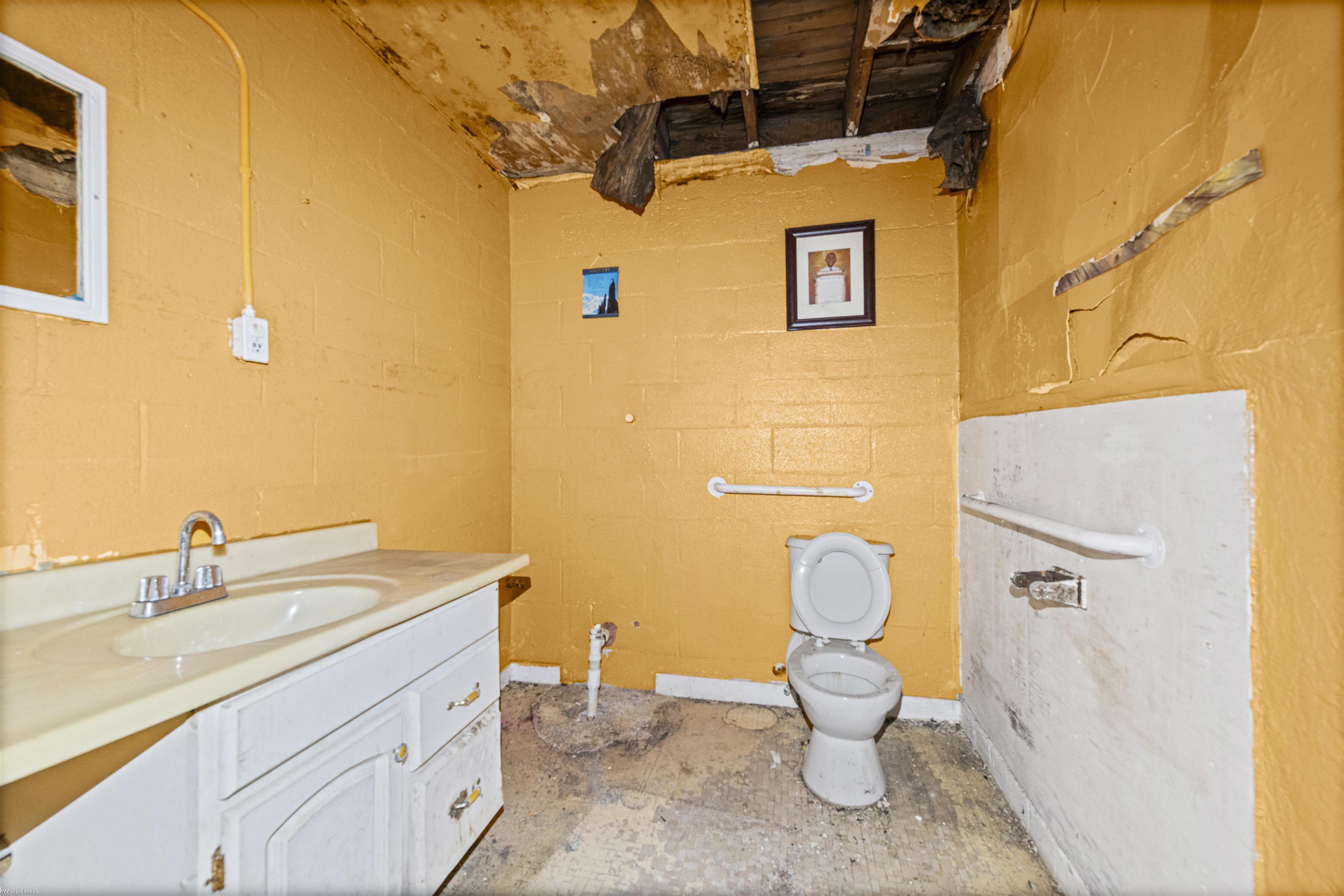 10630 Grand River Avenue, Detroit, MI, 48204