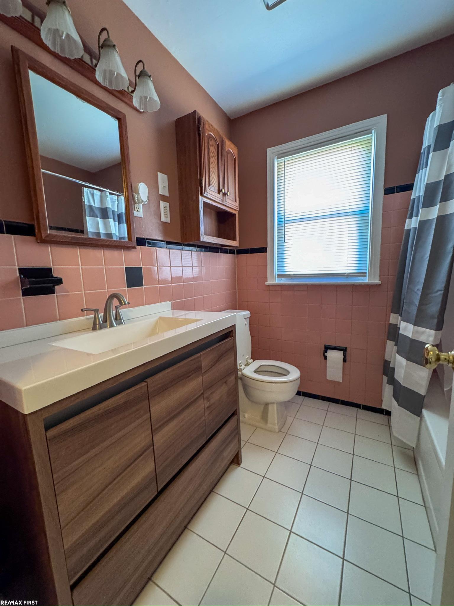 19389 Roscommon Street, Harper Woods, MI, 48225