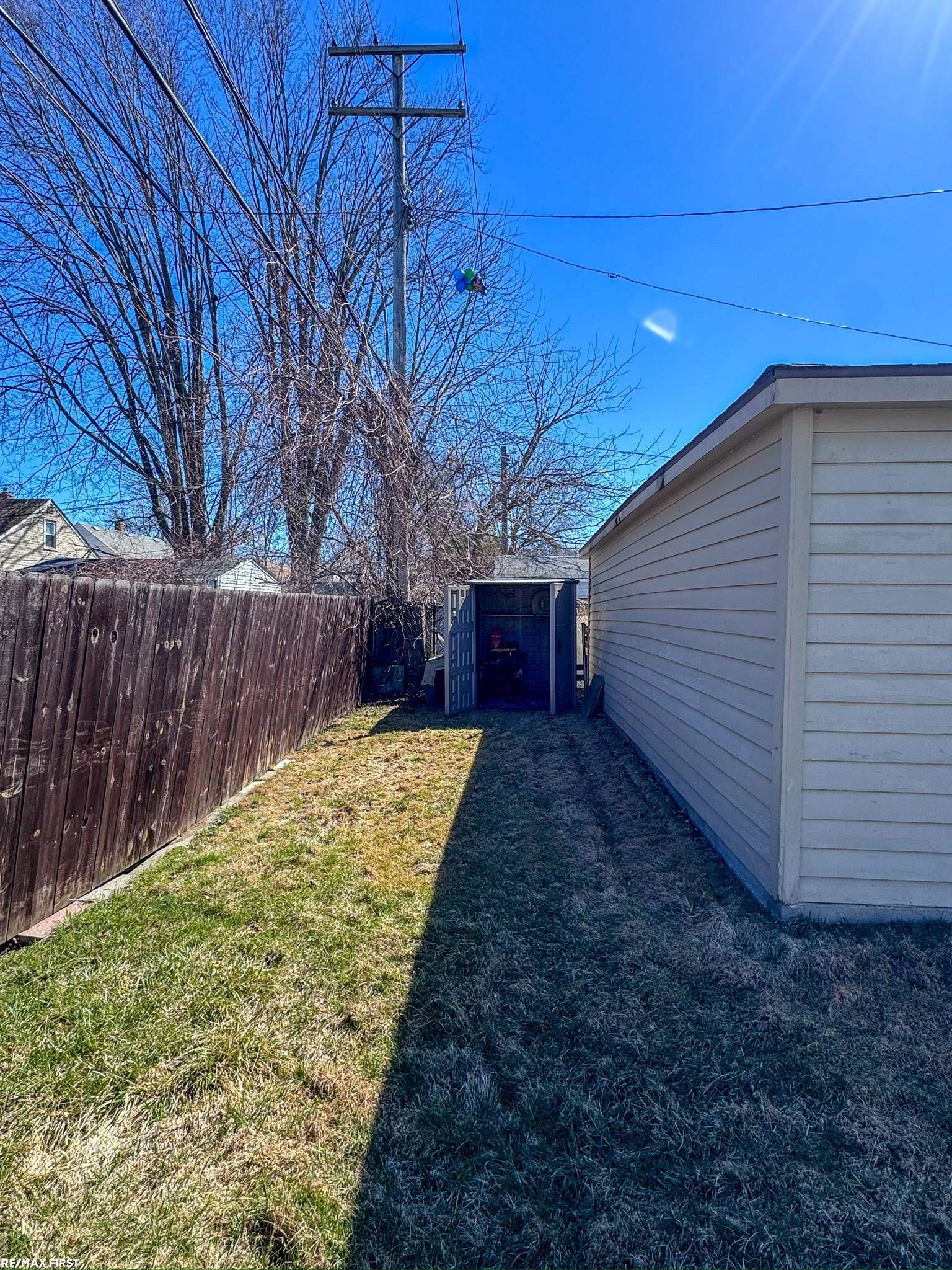 19389 Roscommon Street, Harper Woods, MI, 48225