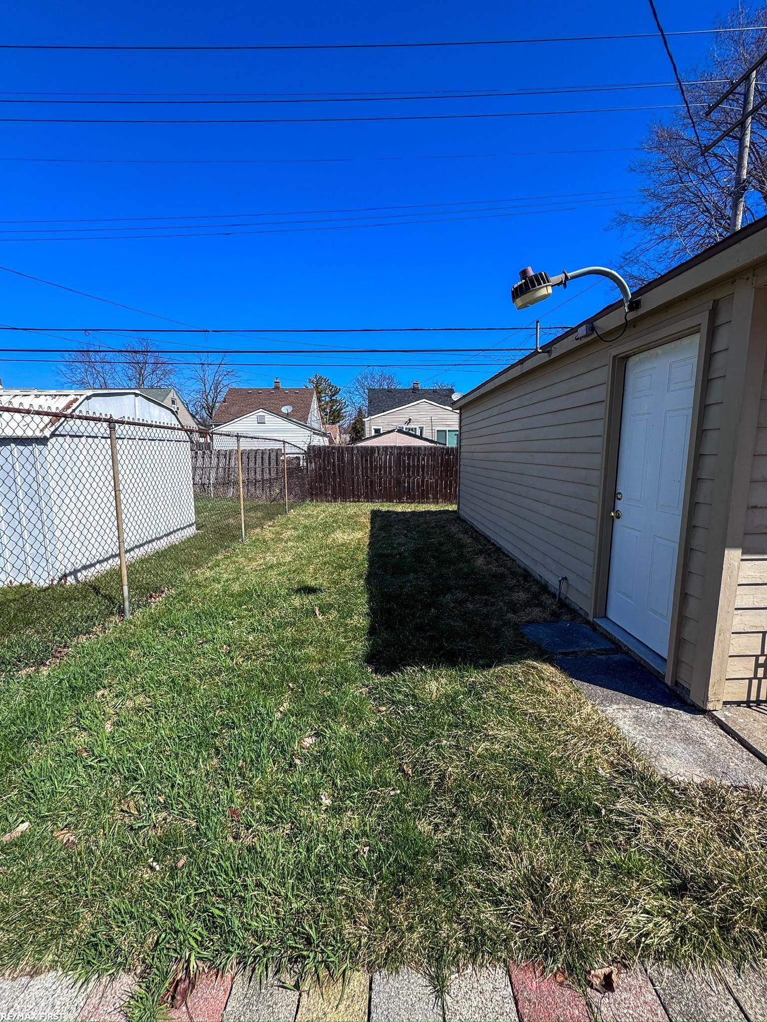 19389 Roscommon Street, Harper Woods, MI, 48225