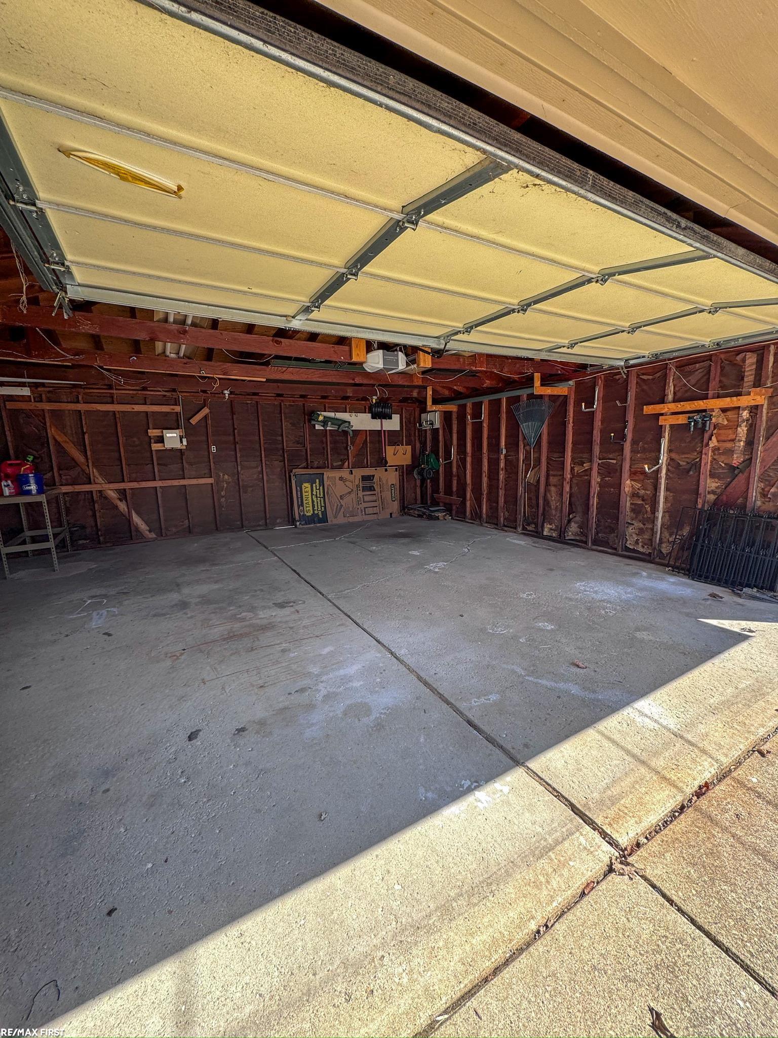 19389 Roscommon Street, Harper Woods, MI, 48225