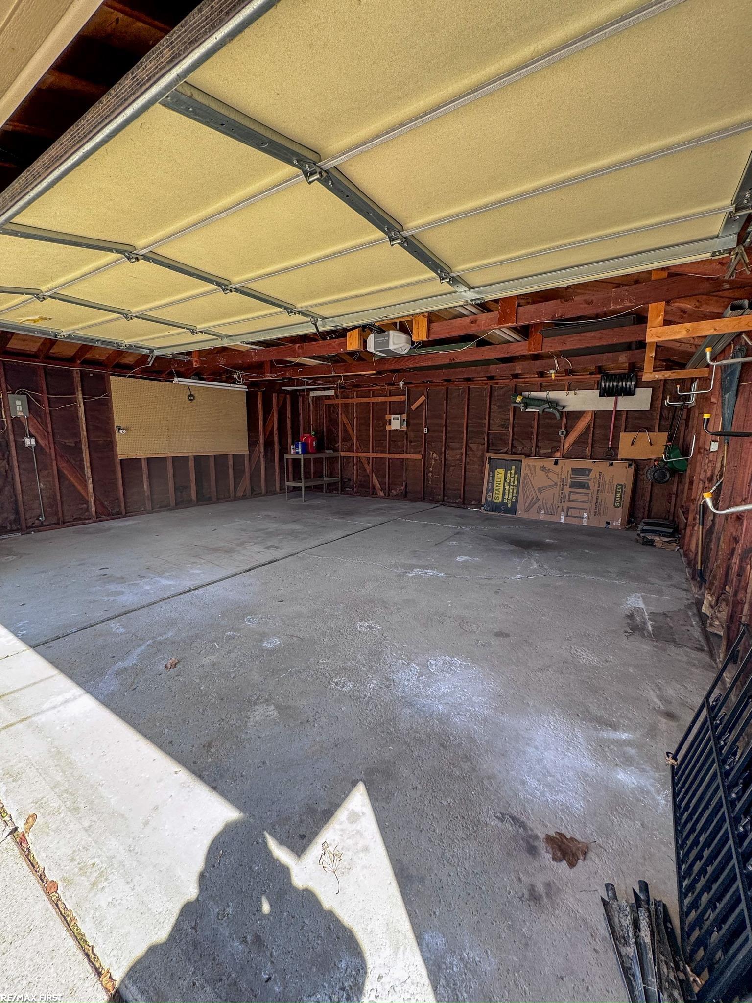 19389 Roscommon Street, Harper Woods, MI, 48225