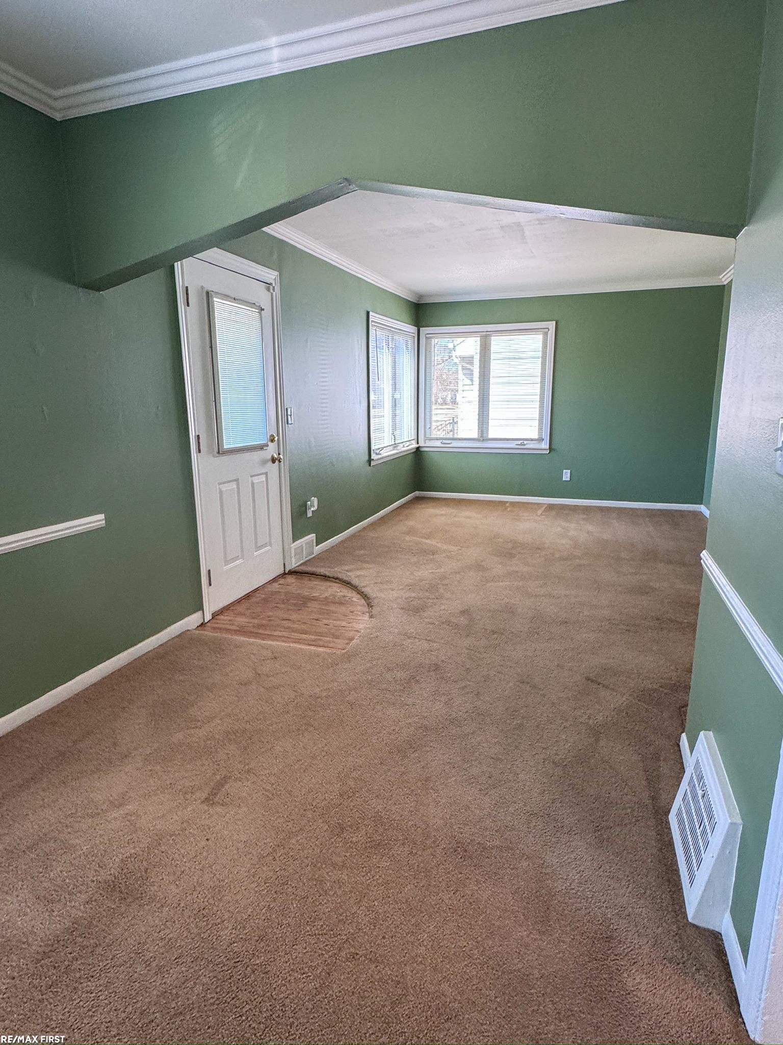 19389 Roscommon Street, Harper Woods, MI, 48225