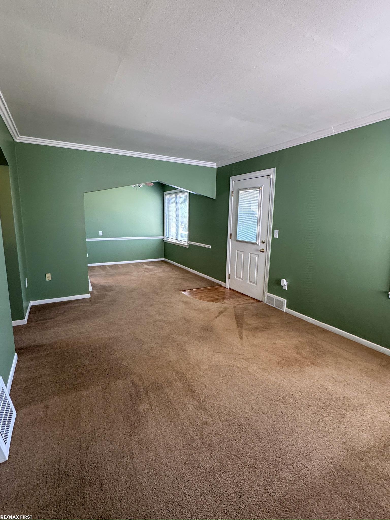 19389 Roscommon Street, Harper Woods, MI, 48225