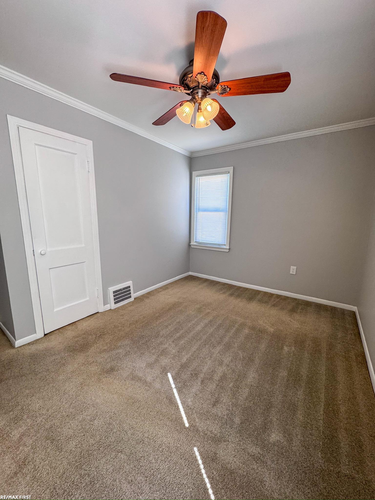 19389 Roscommon Street, Harper Woods, MI, 48225