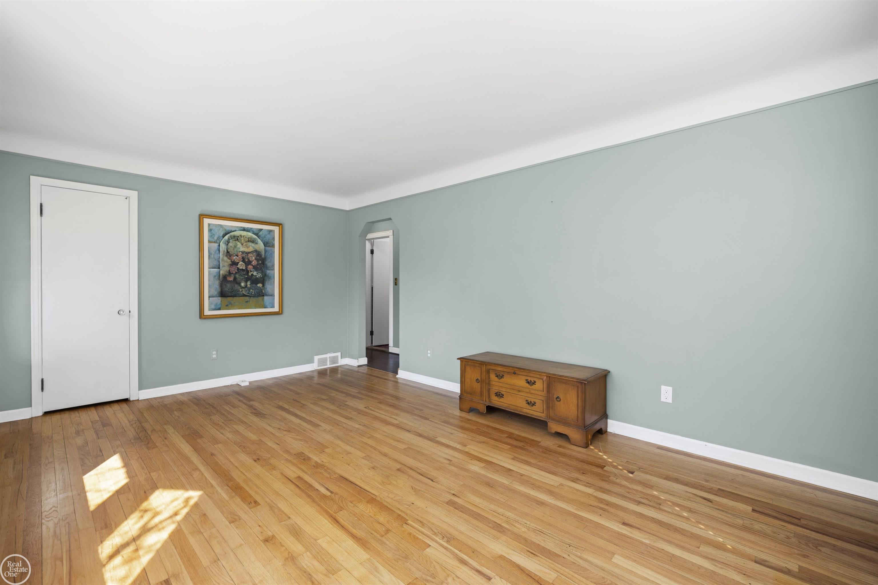 46514 Wright Avenue, Shelby Twp, MI, 48317