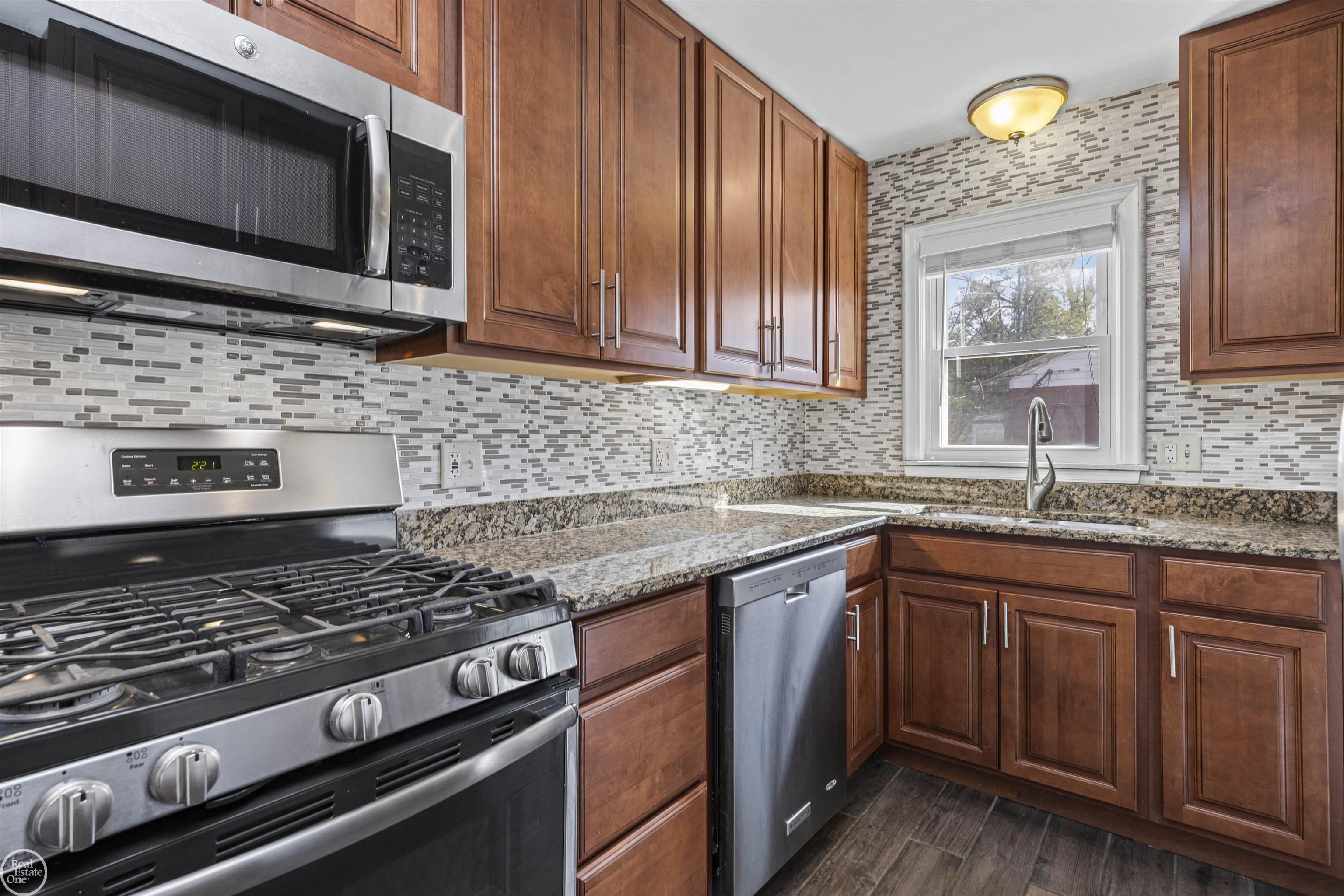 46514 Wright Avenue, Shelby Twp, MI, 48317