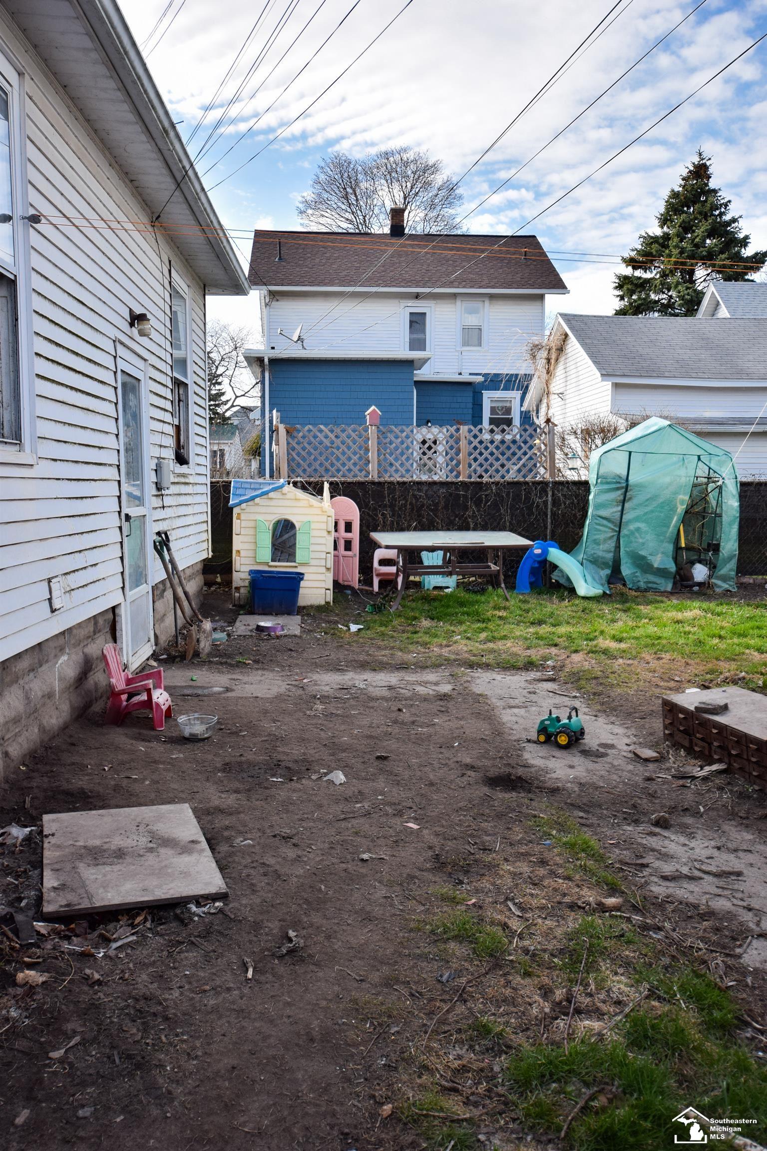 220 W 7th Street, Monroe, MI, 48161-1405