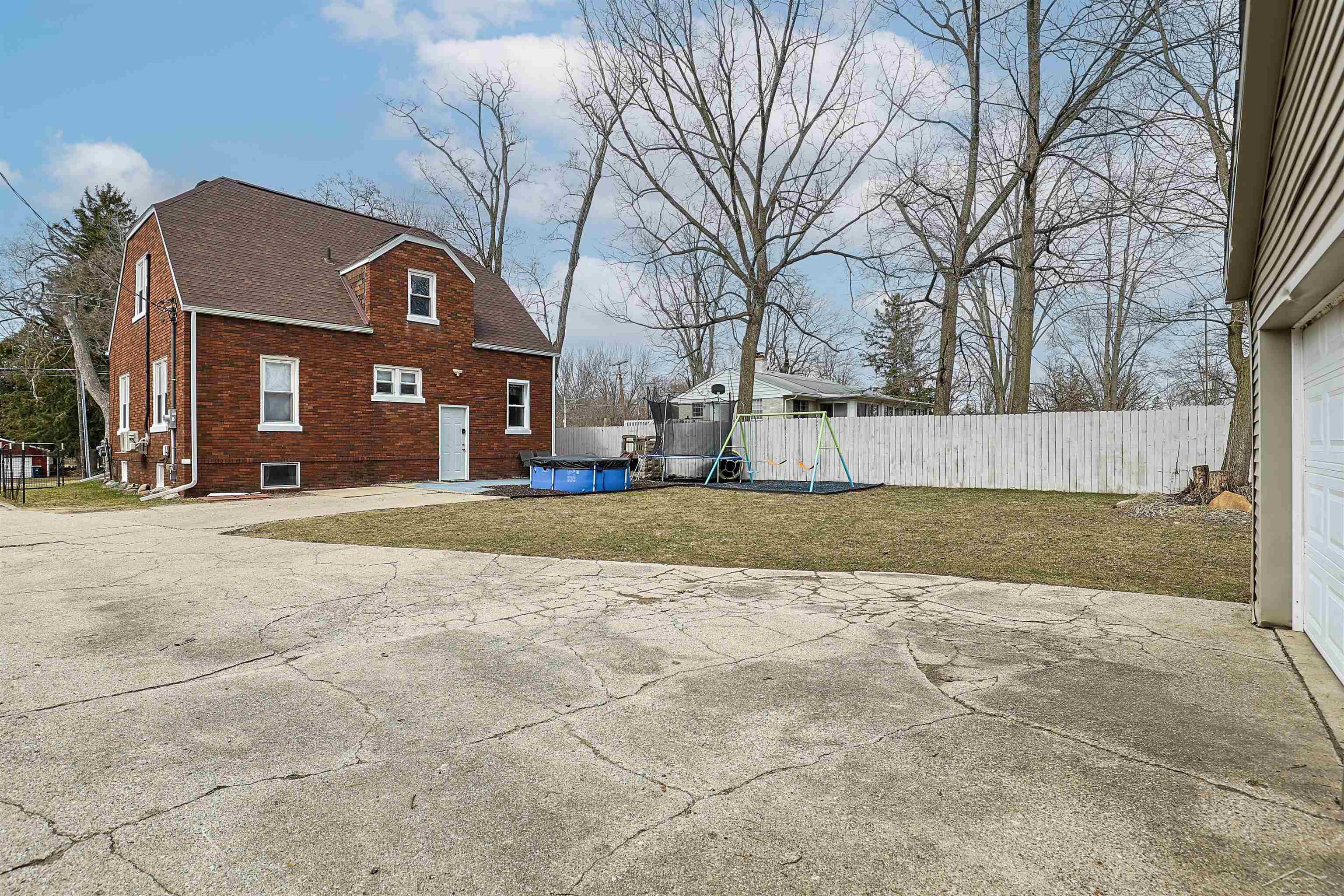 631 W Belle Avenue, Saint Charles, MI, 48865