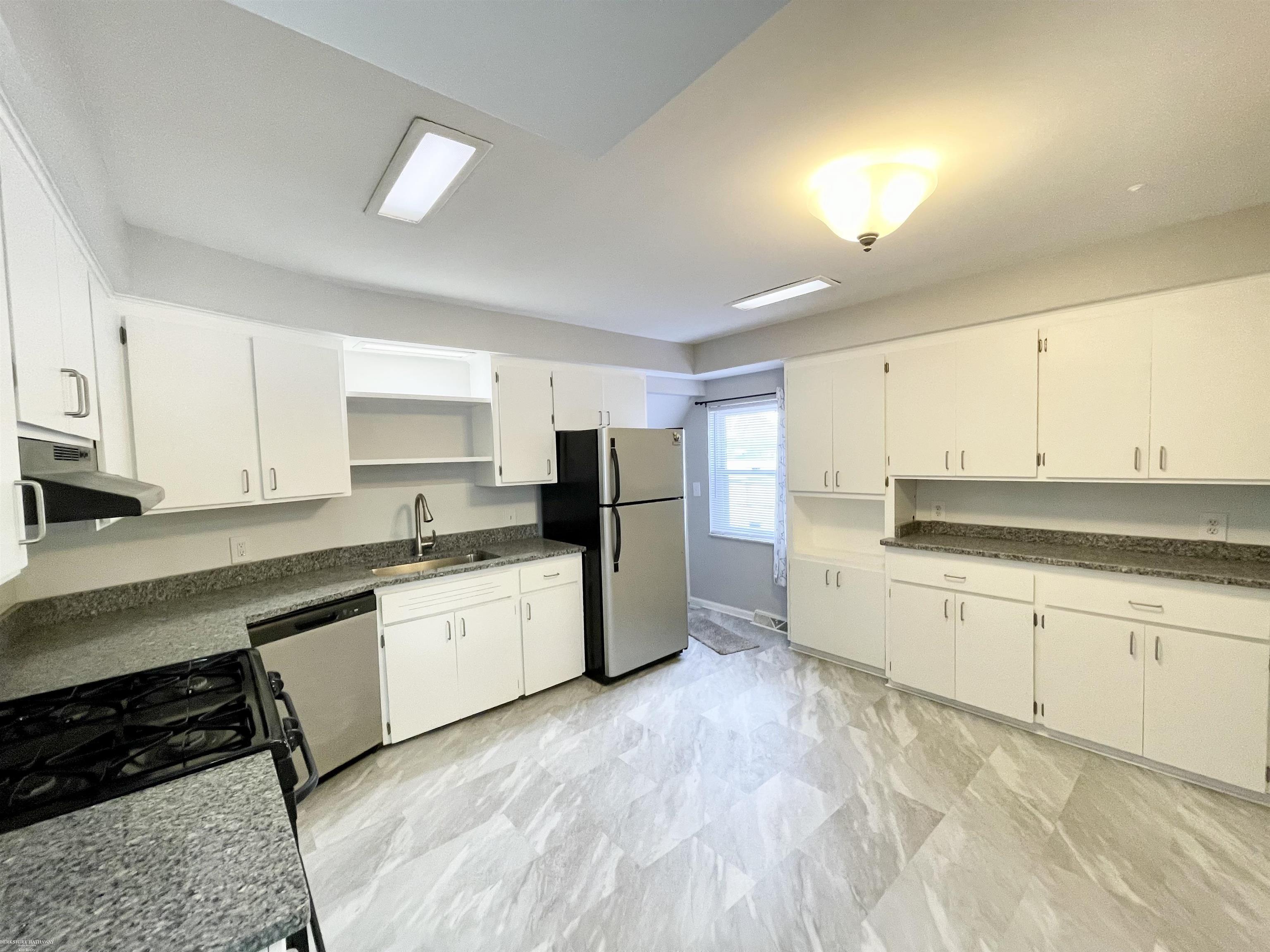 12531 Common Road, Warren, MI, 48093