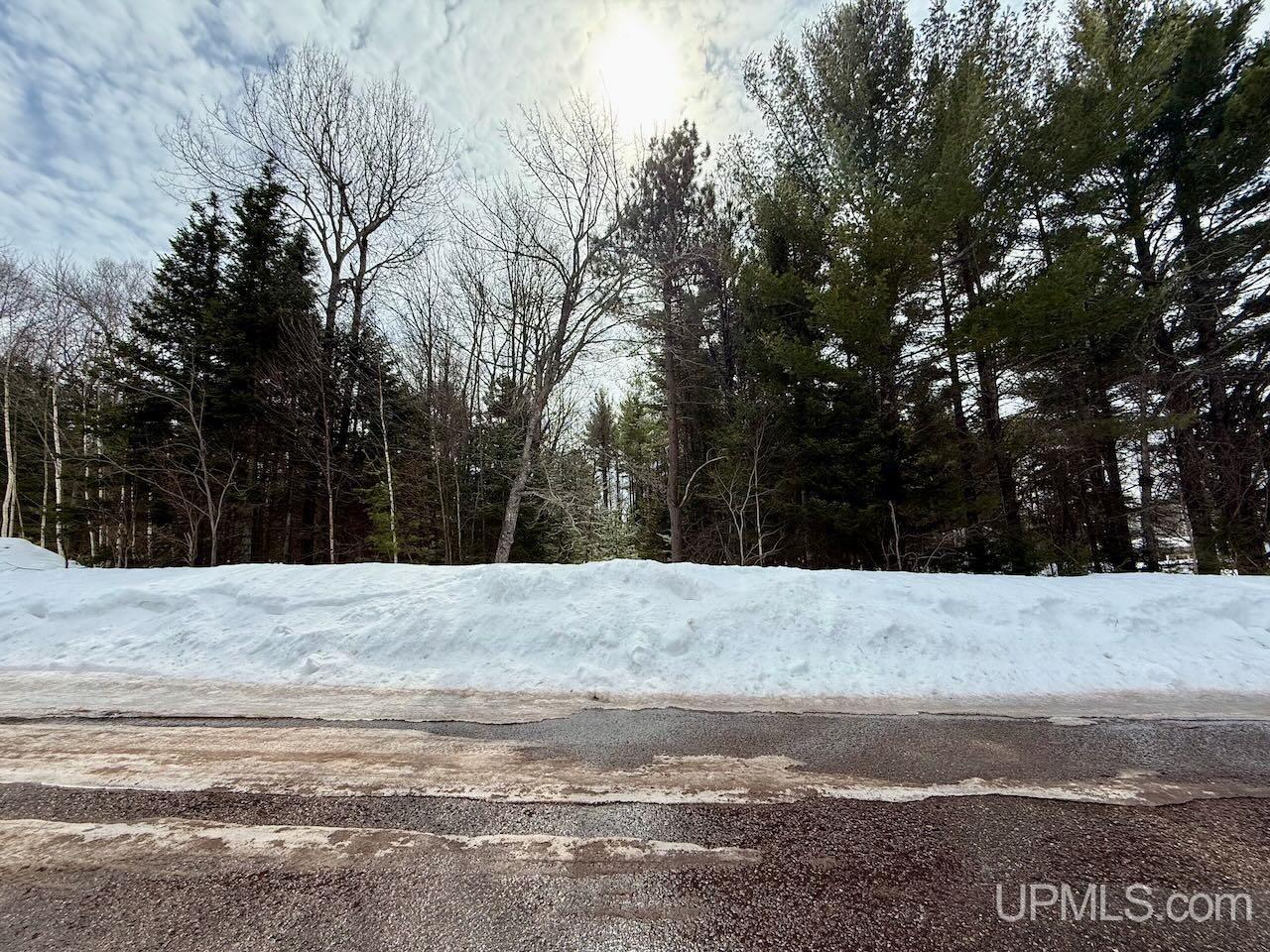 1071 & 1075 Highland Drive, Ishpeming, MI, 49849