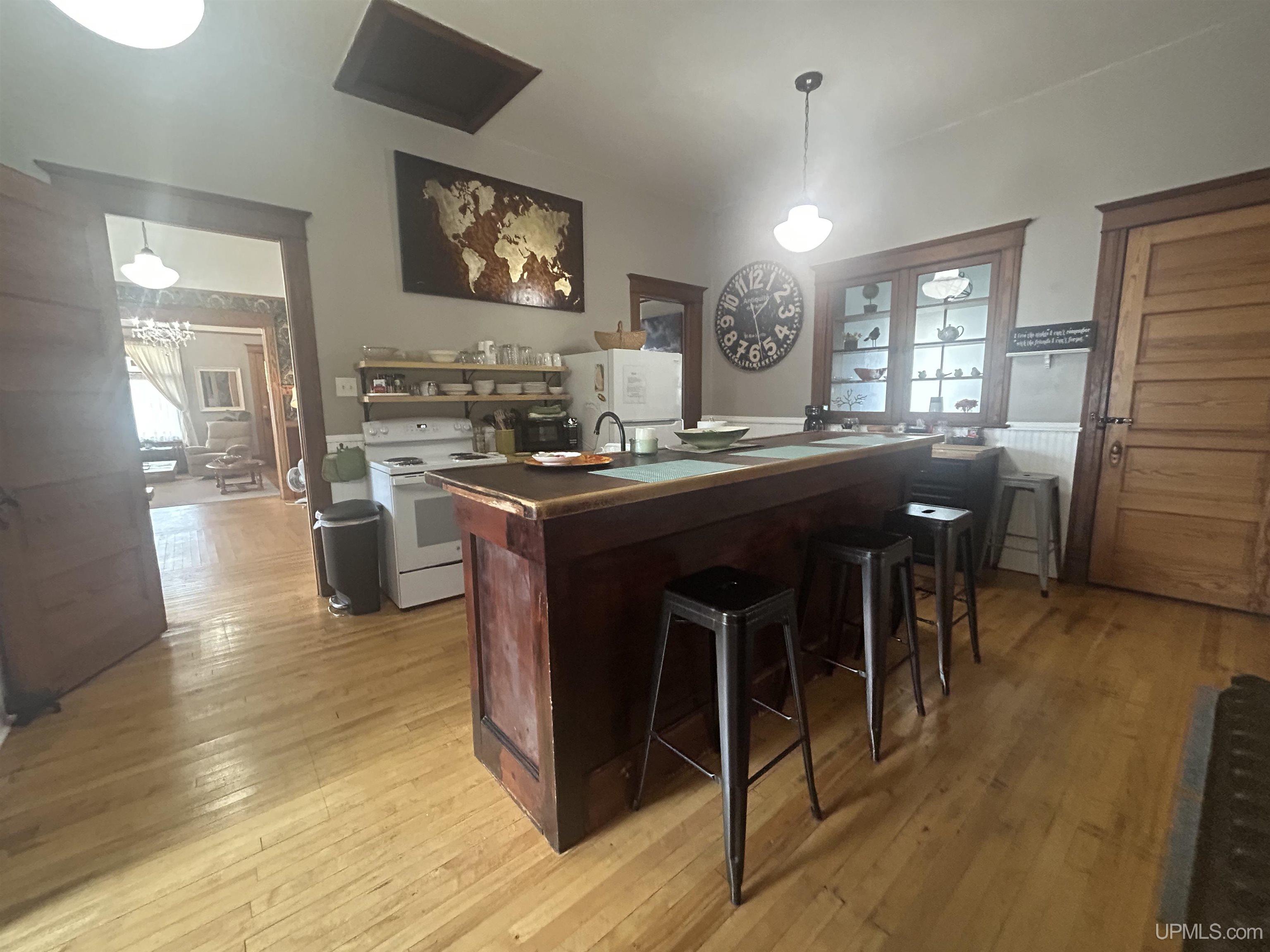 220 W Munising Avenue, Munising, MI, 49862