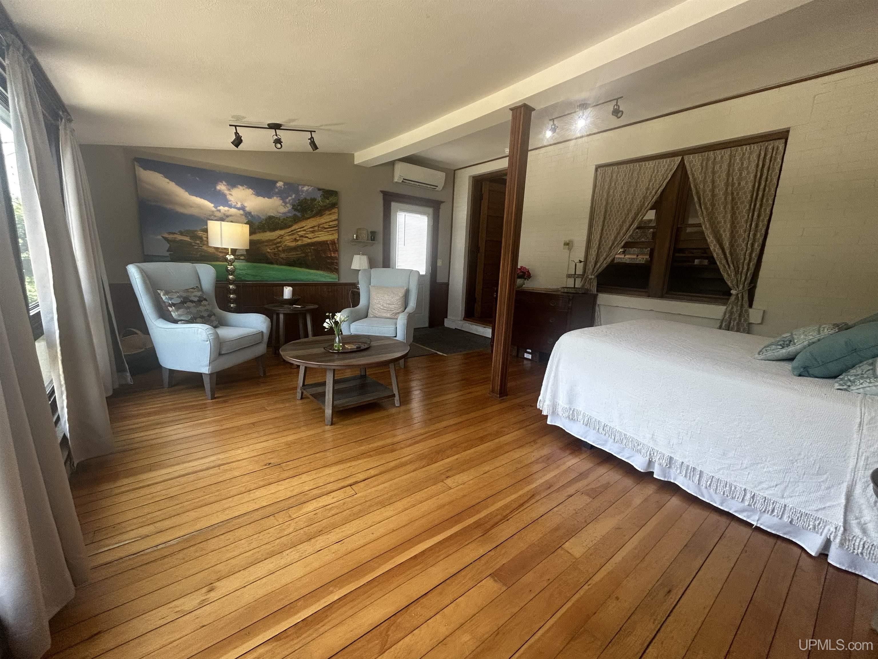 220 W Munising Avenue, Munising, MI, 49862