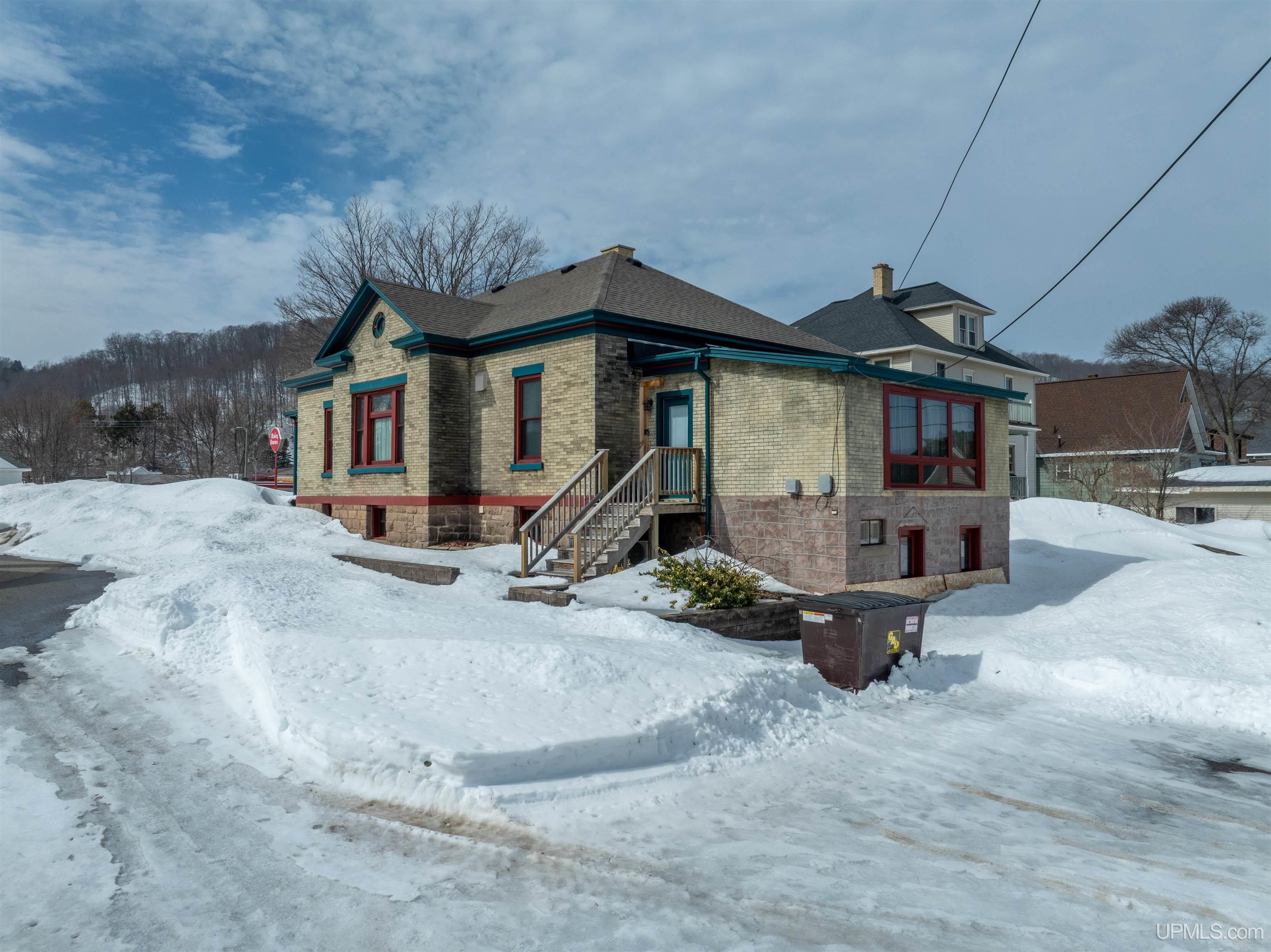 220 W Munising Avenue, Munising, MI, 49862