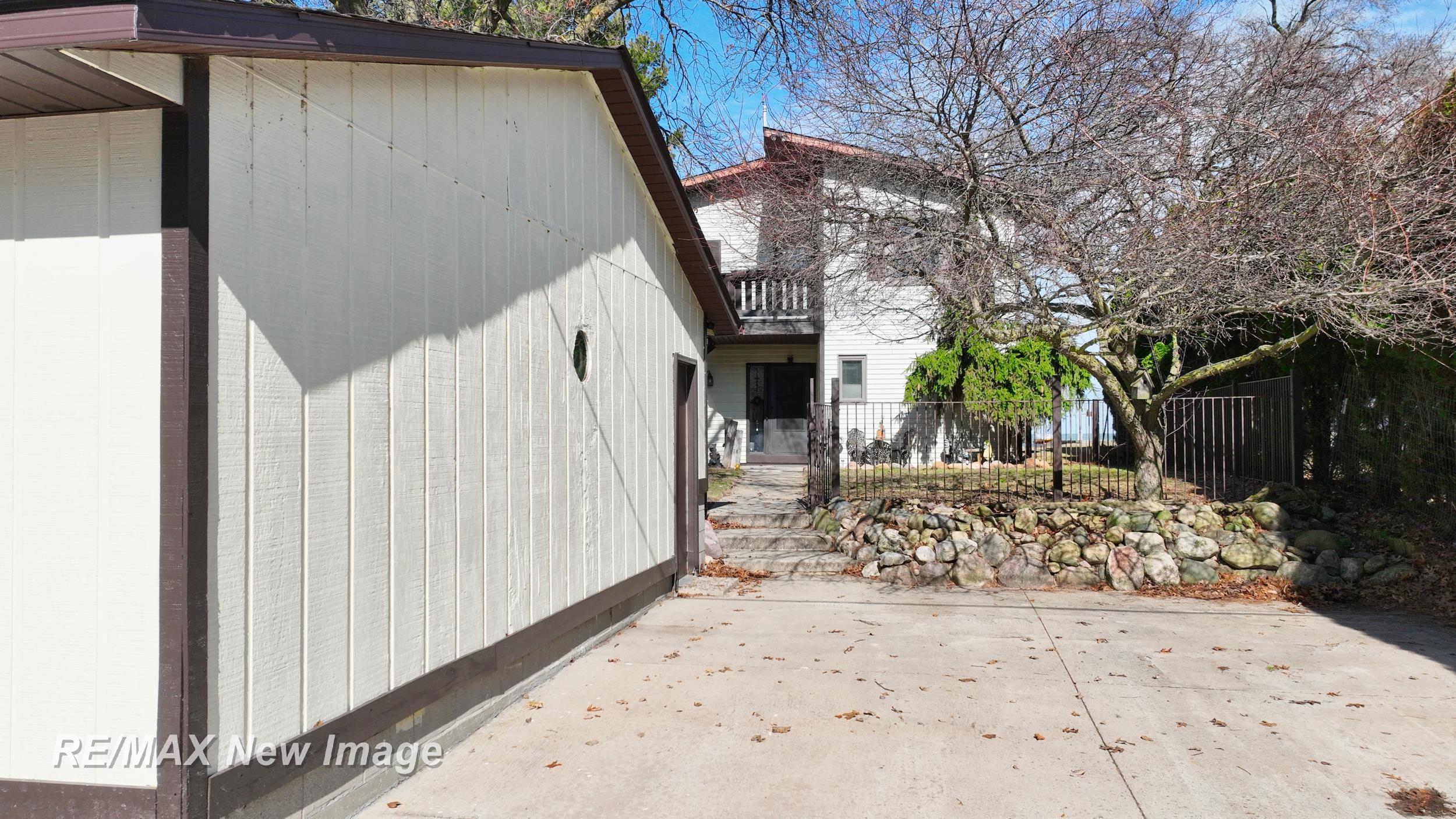 389 Ricoma Beach Road, Bay City, MI, 48706