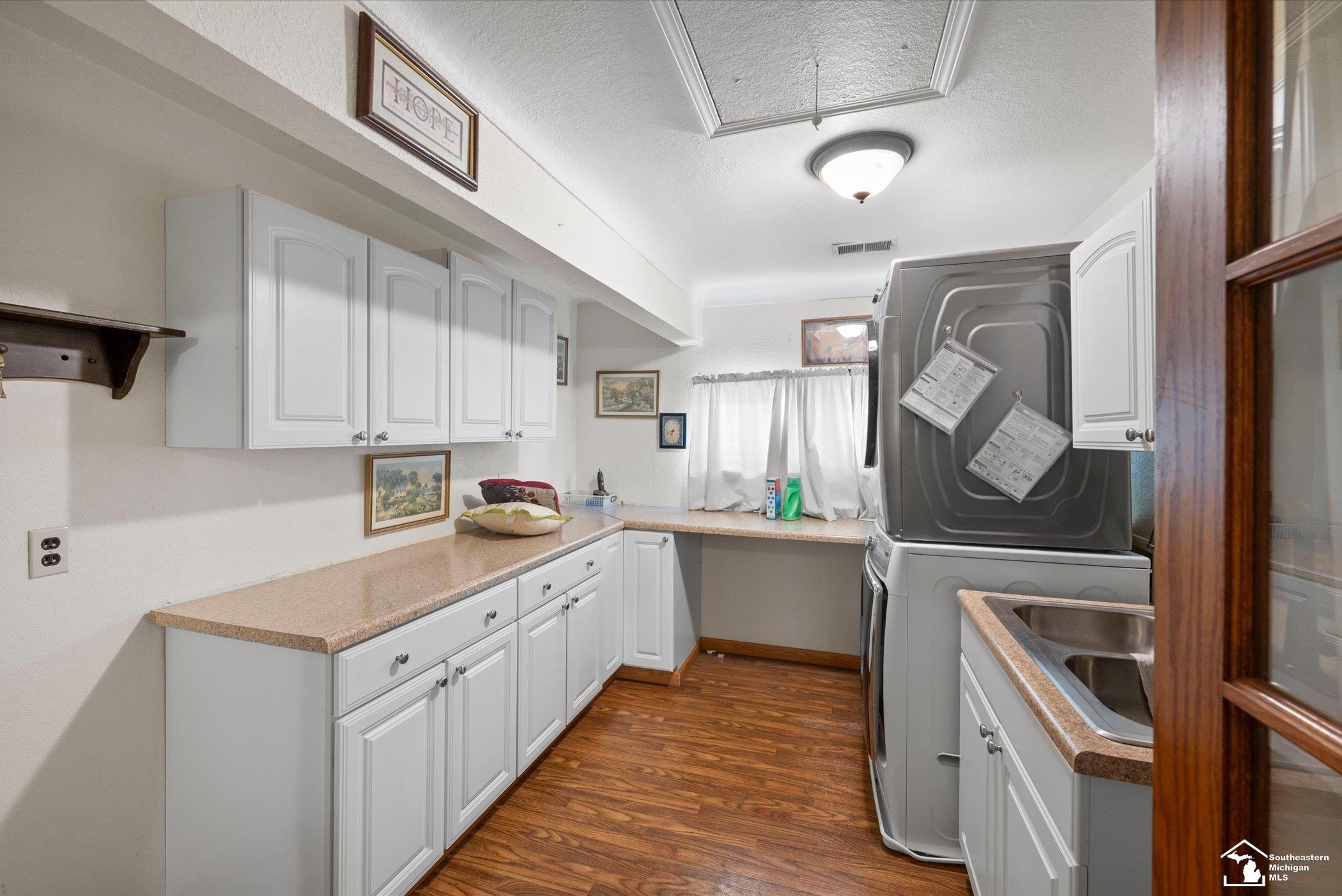 6925 Kirtwood Drive, Temperance, MI, 48182