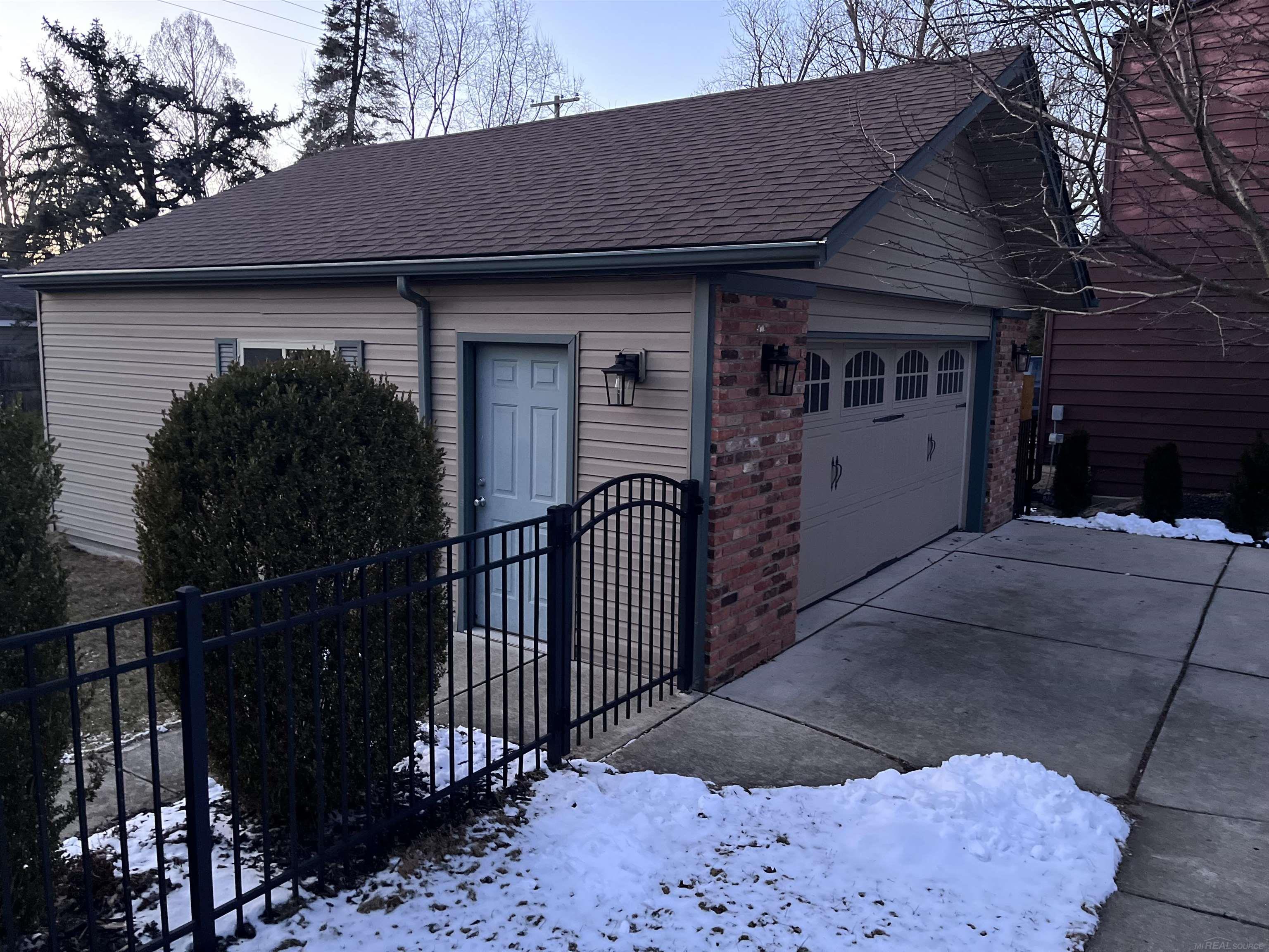 11325 Blackburn Street, Livonia, MI, 48150